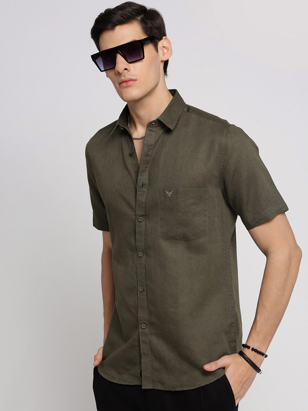 

SHOWOFF Standard Slim Fit Chambray Cotton Casual Shirt, Olive