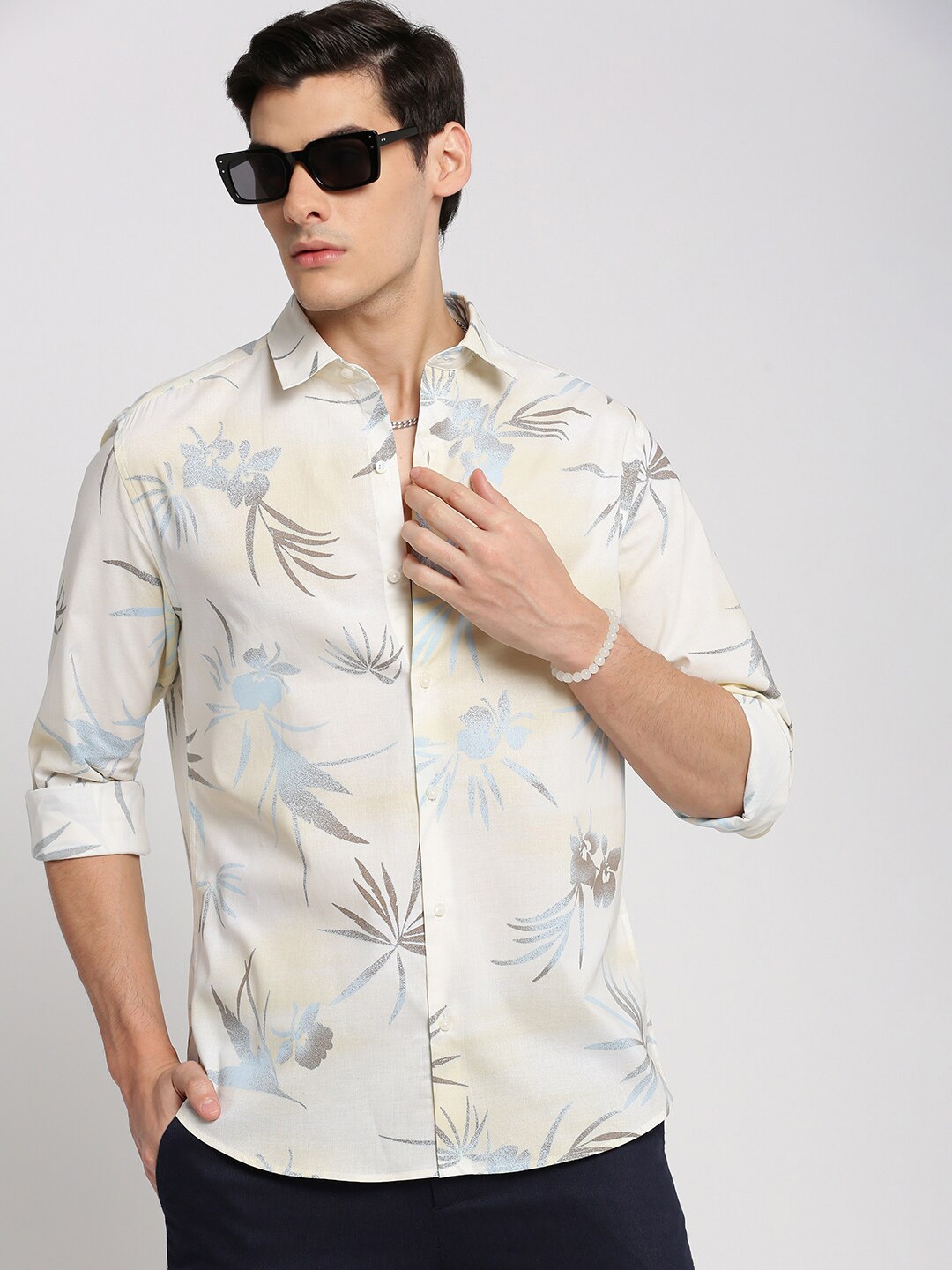 

SHOWOFF Standard Slim Fit Tropical Printed Cotton Casual Shirt, Cream