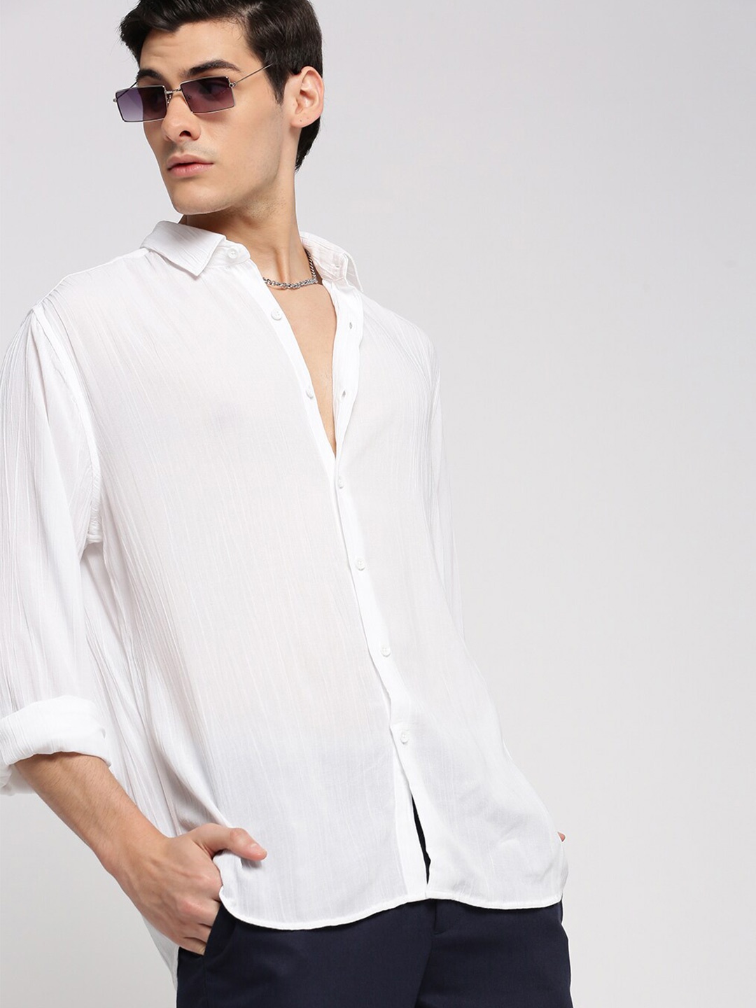 

SHOWOFF Standard Slim Fit Spread Collar Long Sleeves Cotton Casual Shirt, White