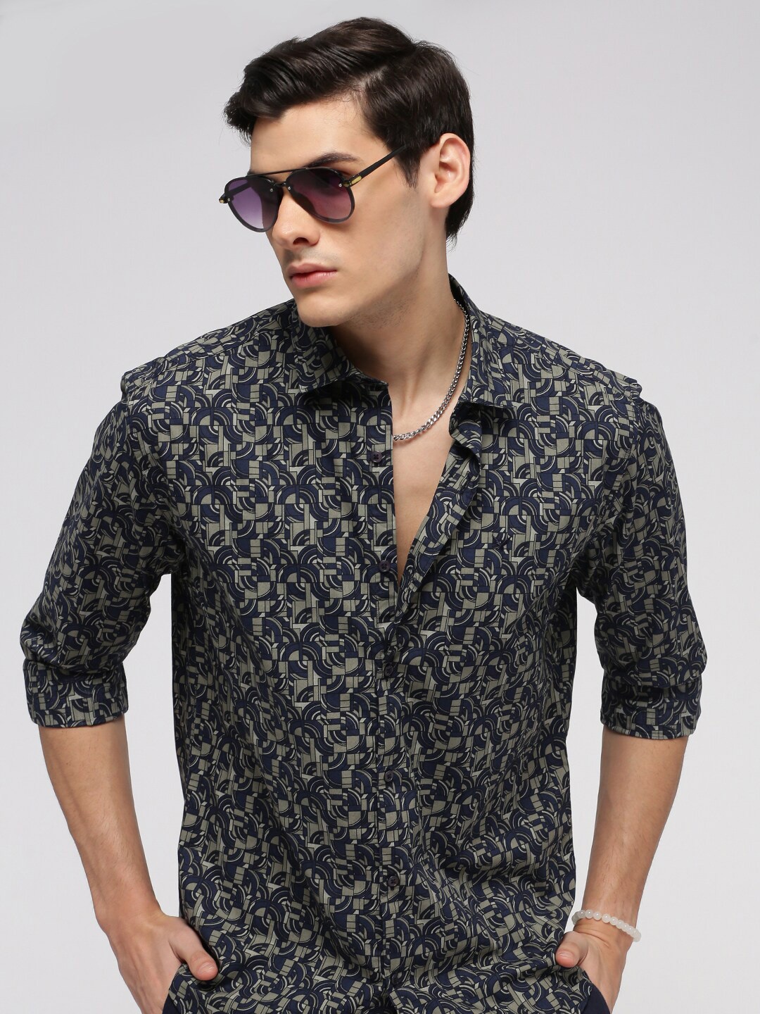 

SHOWOFF Premium Slim Fit Geometric Printed Cotton Casual Shirt, Navy blue