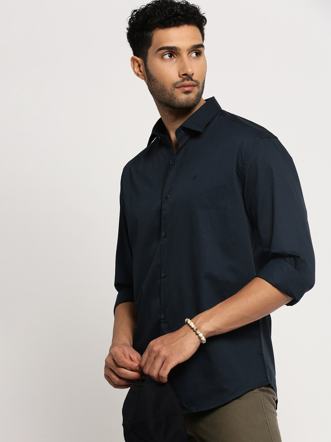 

SHOWOFF Premium Slim Fit Spread Collar Cotton Casual Shirt, Navy blue