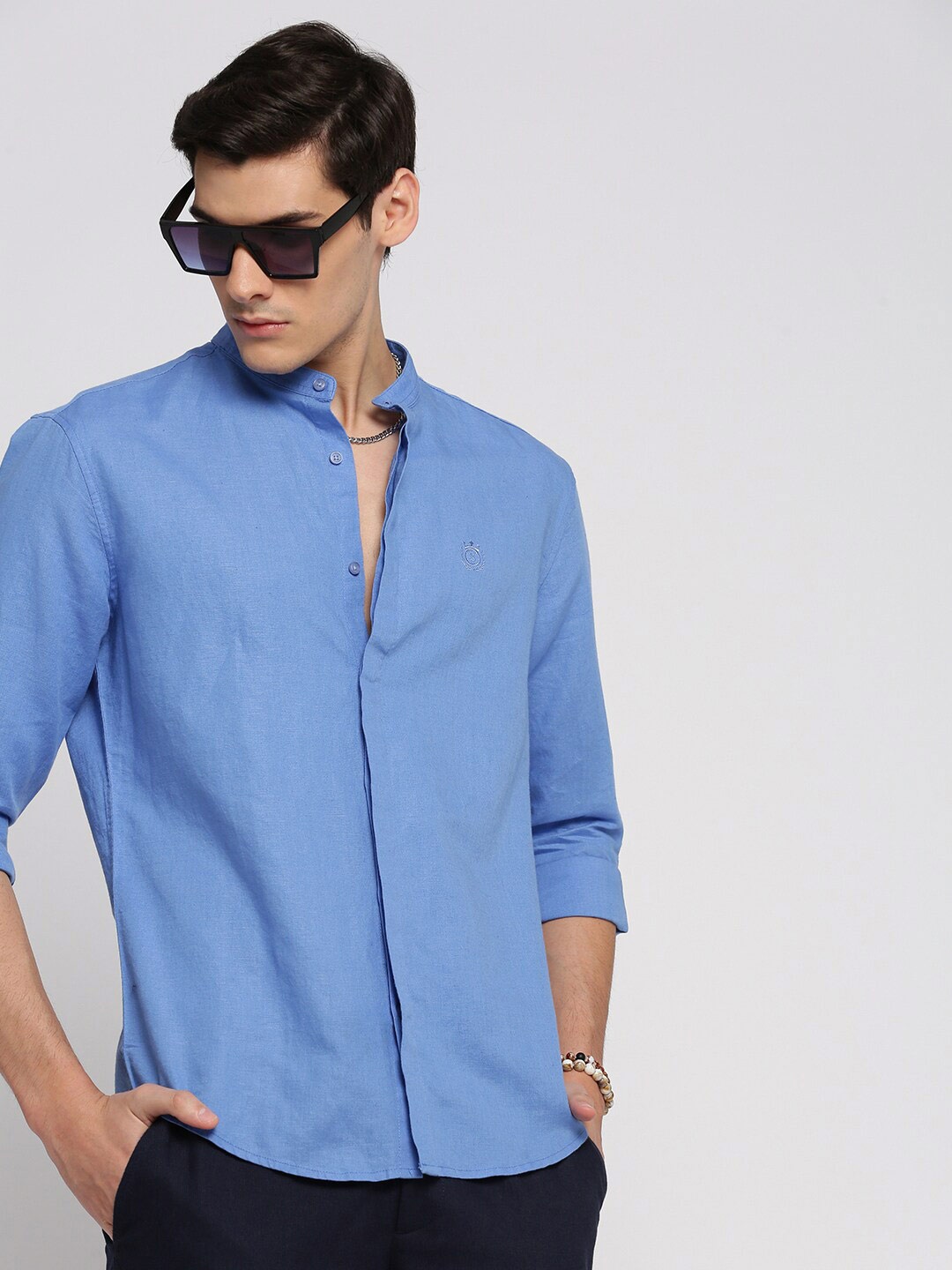 

SHOWOFF Mandarin Collar Premium Chambray Slim Fit Casual Shirt, Blue
