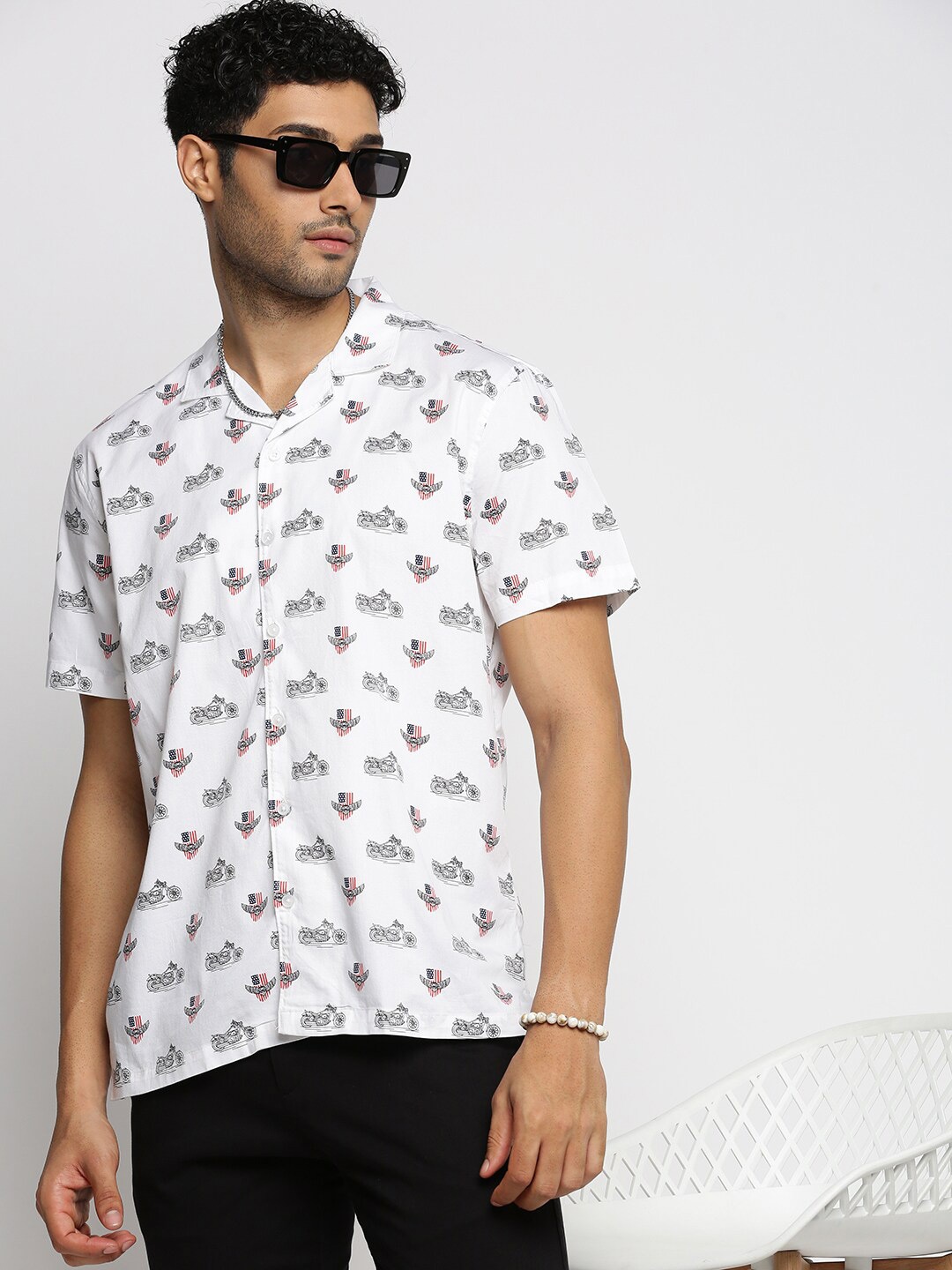 

SHOWOFF Conversational Printed Premium Cotton Casual Shirt, White