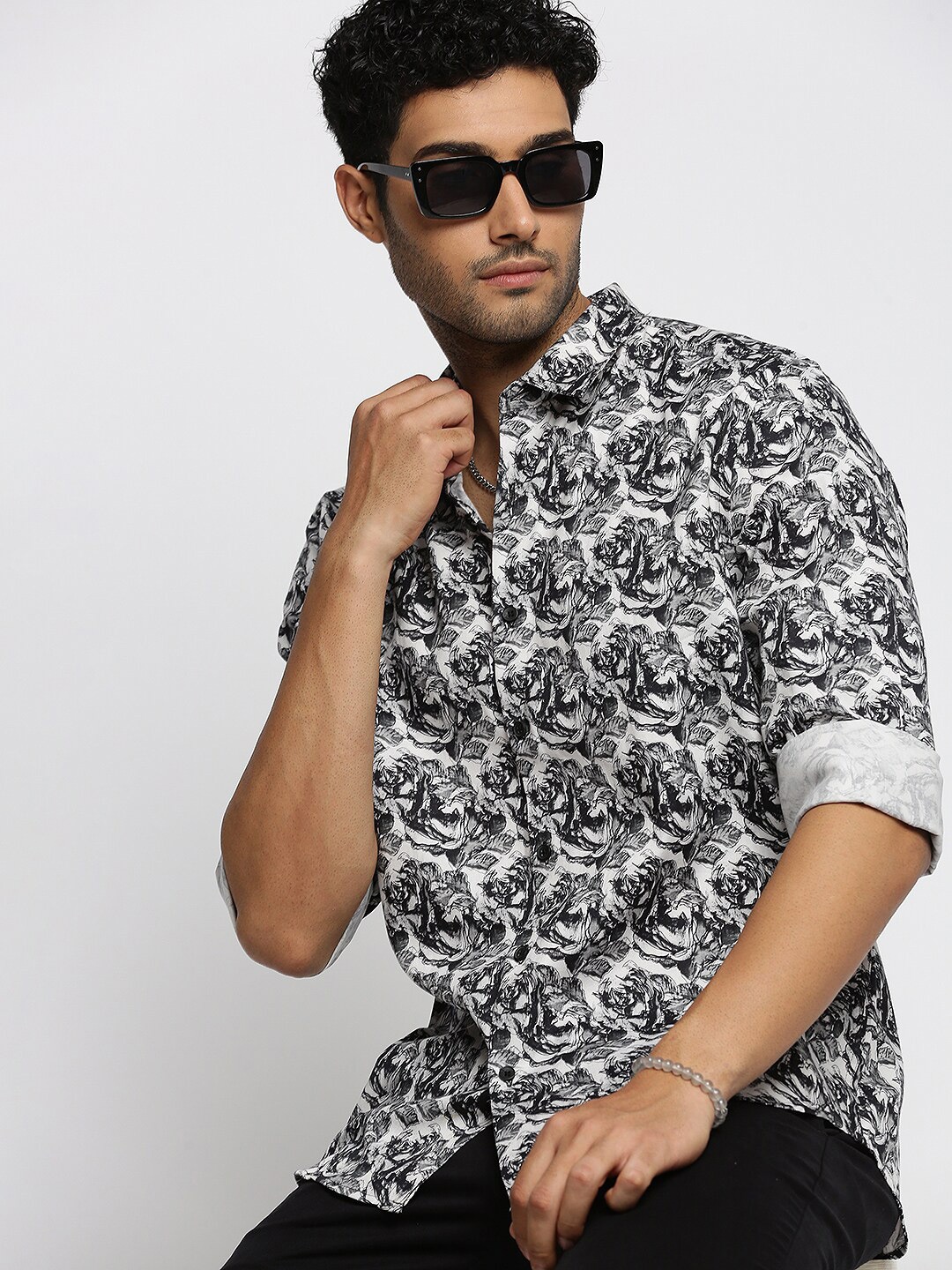 

SHOWOFF Men Black Smart Slim Fit Opaque Printed Casual Shirt