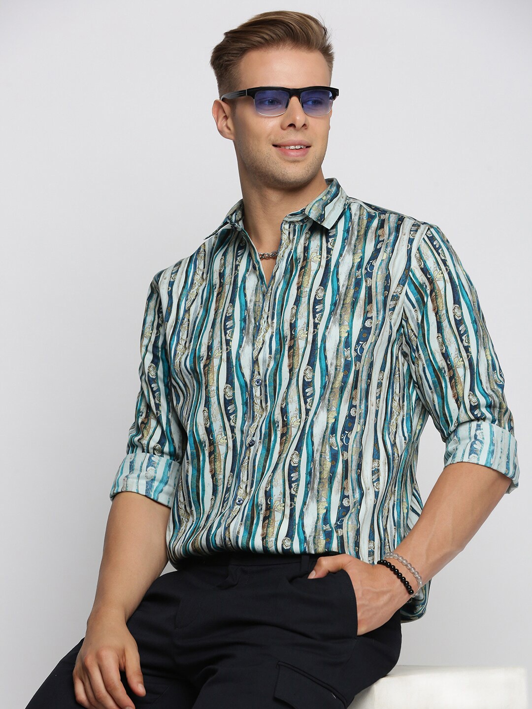 

SHOWOFF Smart Slim Fit Multi Striped Long Sleeves Cotton Twill Casual Shirt, Blue