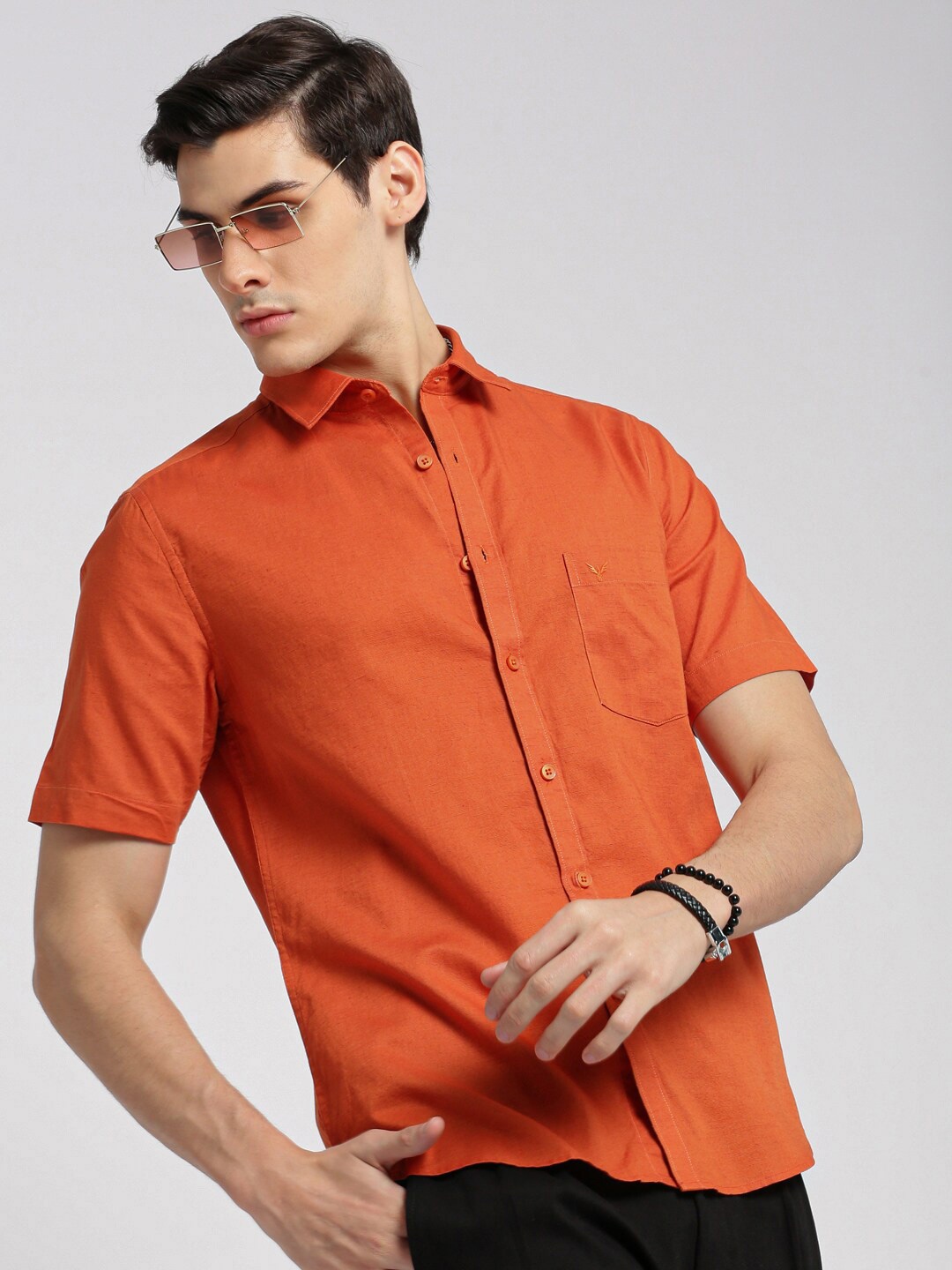 

SHOWOFF Standard Slim Fit Short Sleeves Cotton Chambray Casual Shirt, Rust