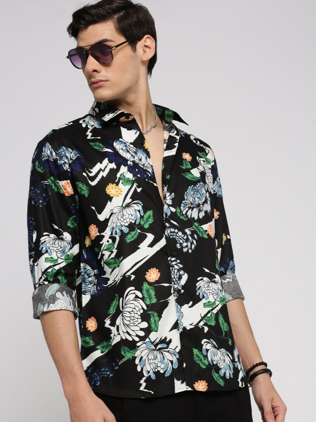 

SHOWOFF Standard Slim Fit Floral Printed Cotton Casual Shirt, Black