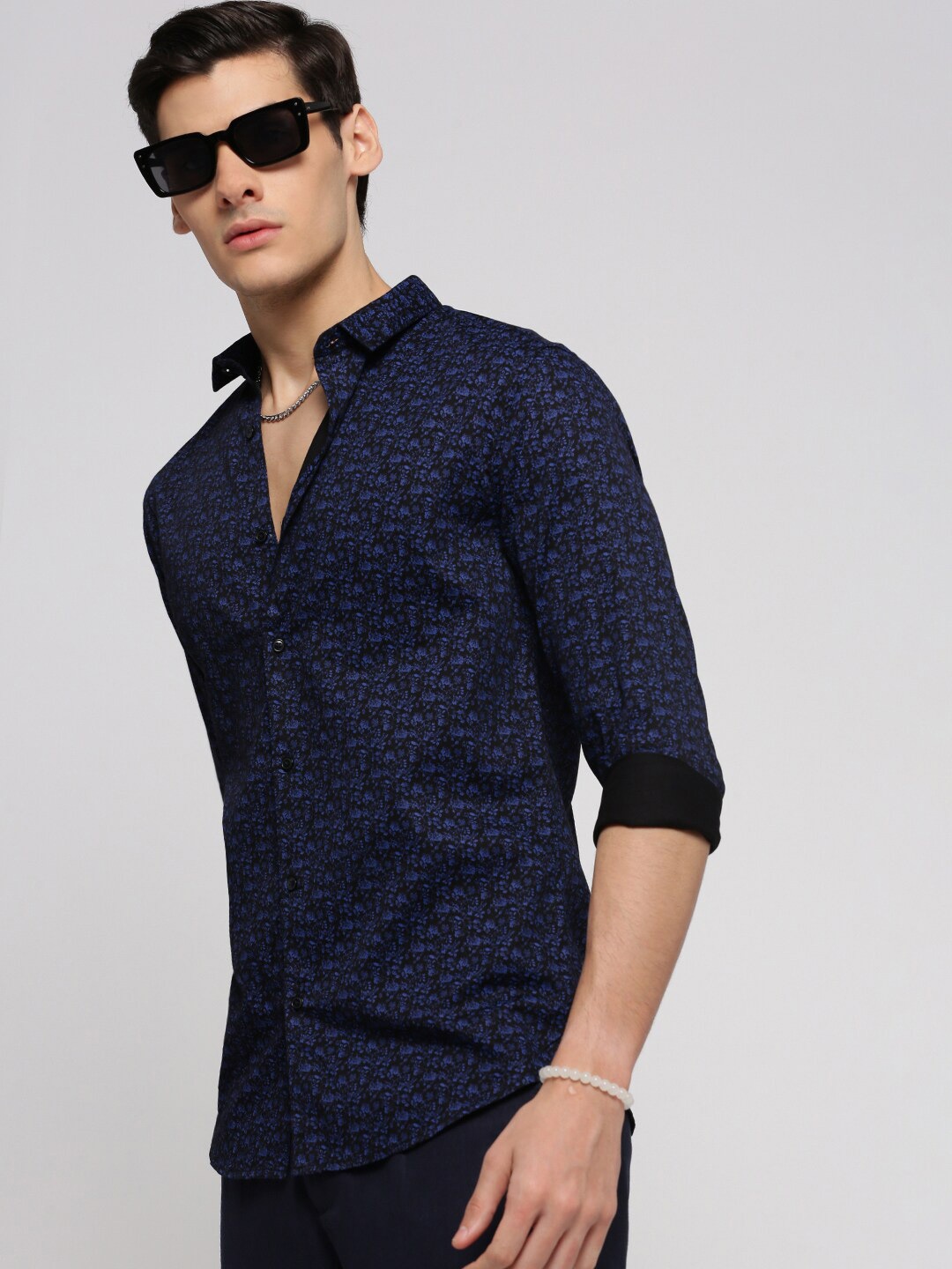 

SHOWOFF Standard Slim Fit Floral Printed Cotton Casual Shirt, Black