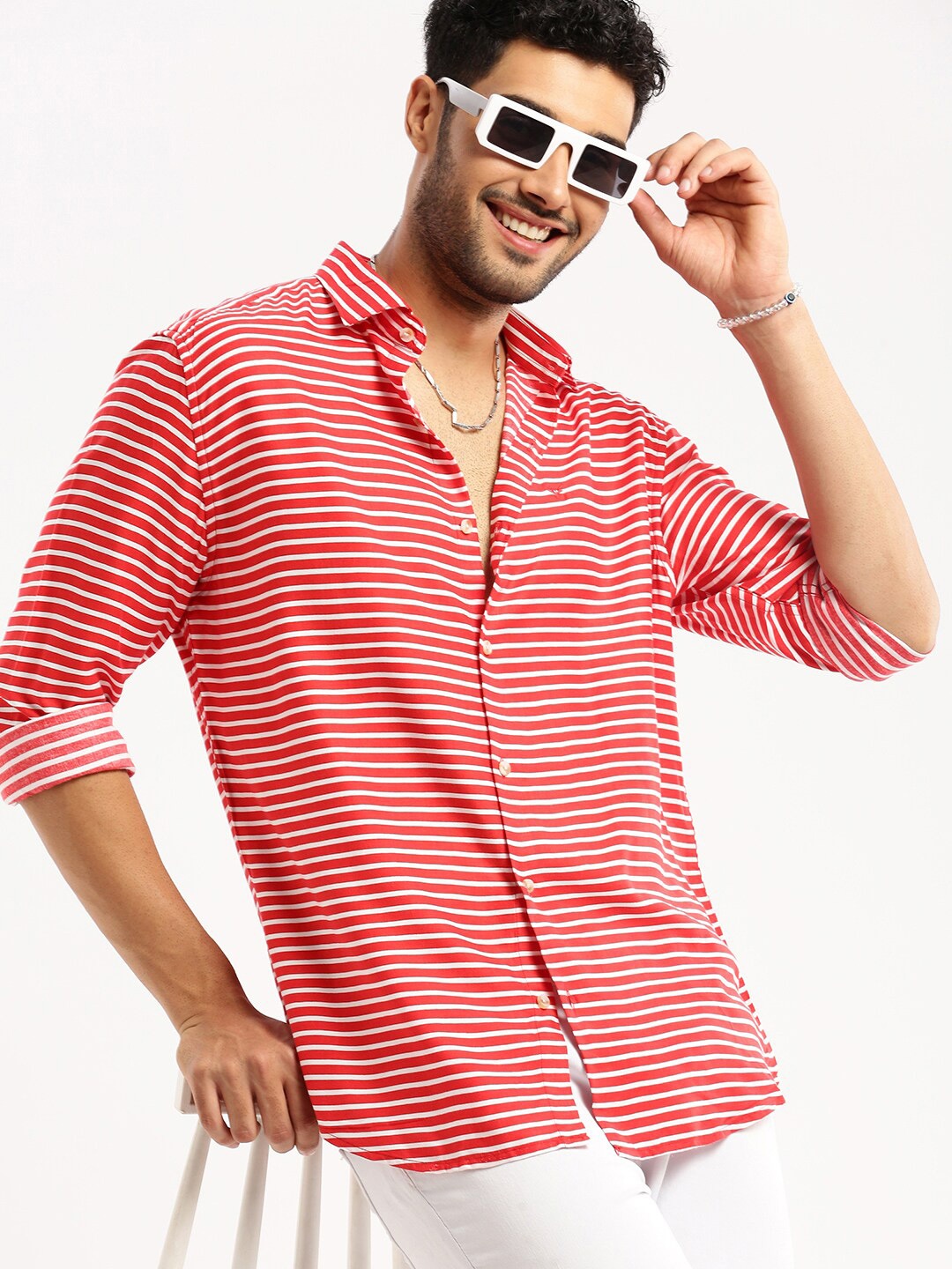 

SHOWOFF Standard Slim Fit Horizontal Striped Cotton Casual Shirt, Red