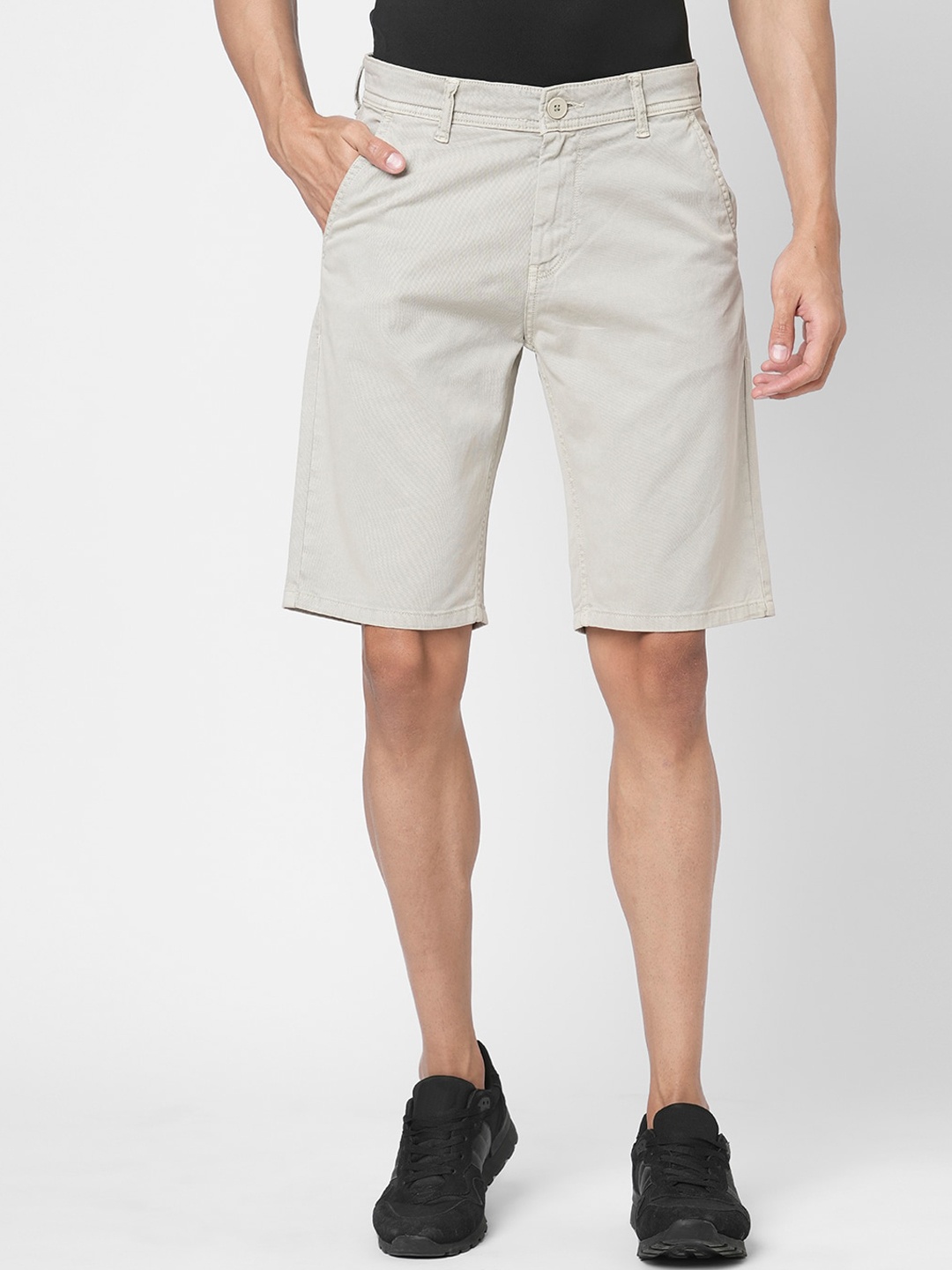

Mast & Harbour Men Beige Slim Fit Low-Rise Shorts