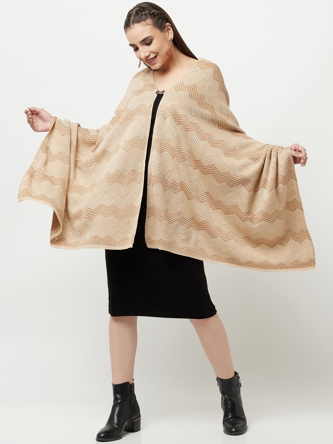 

Knitstudio Self-Design Acrylic Shawl, Beige