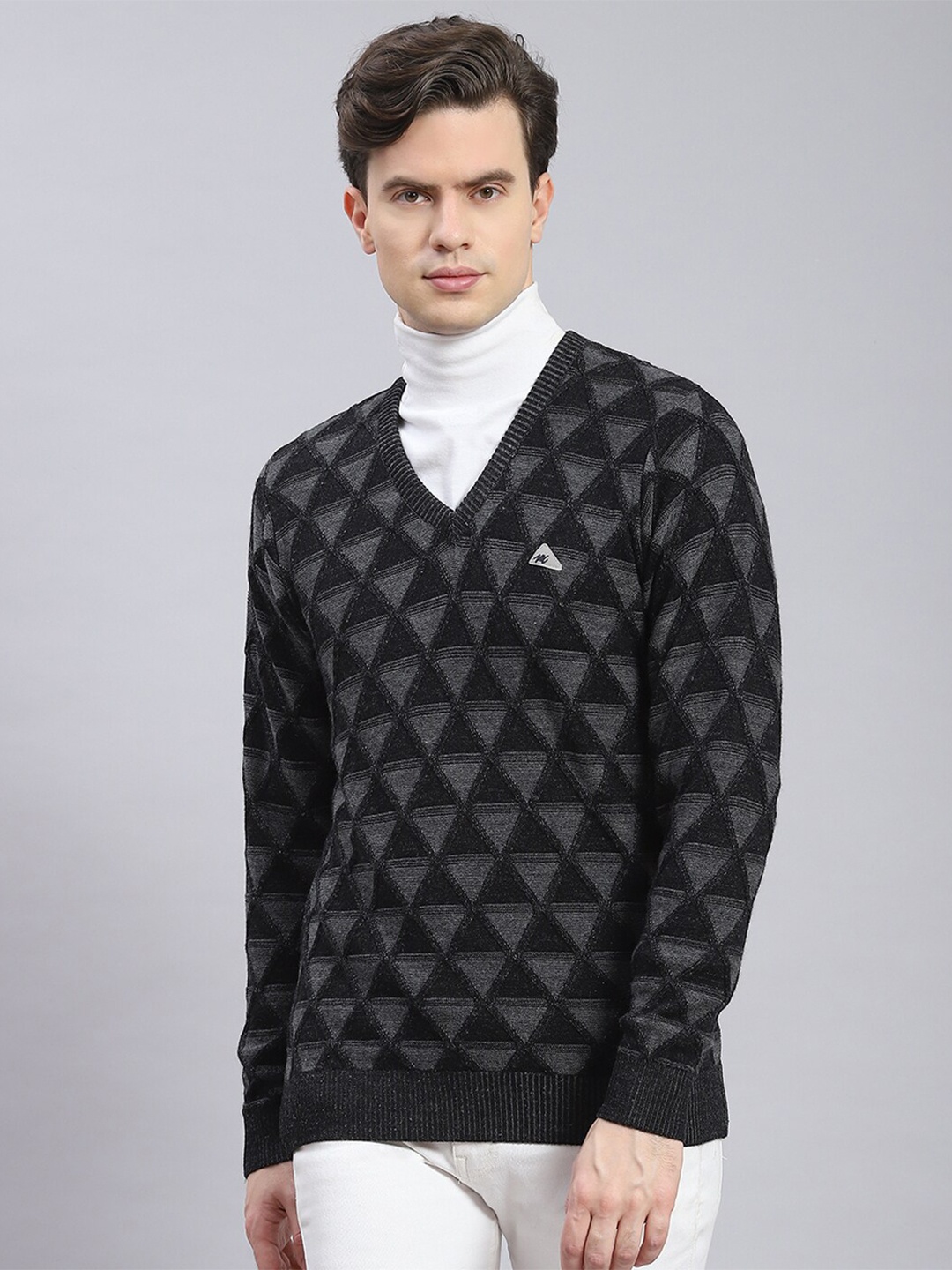 

Monte Carlo Geometric Self Design V-Neck Woollen Pullover, Black