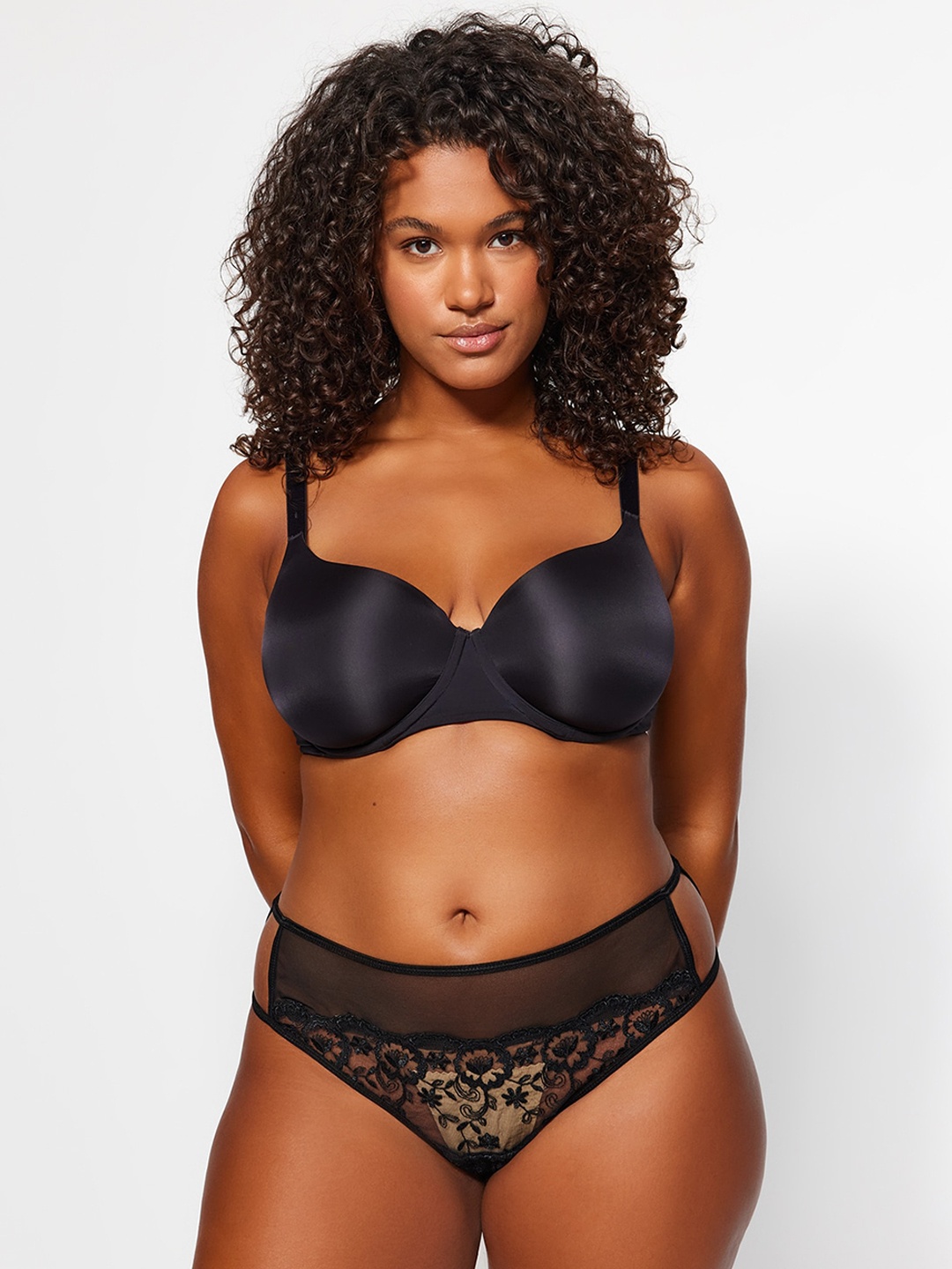 

Trendyol Mid-Rise Basic Briefs, Black