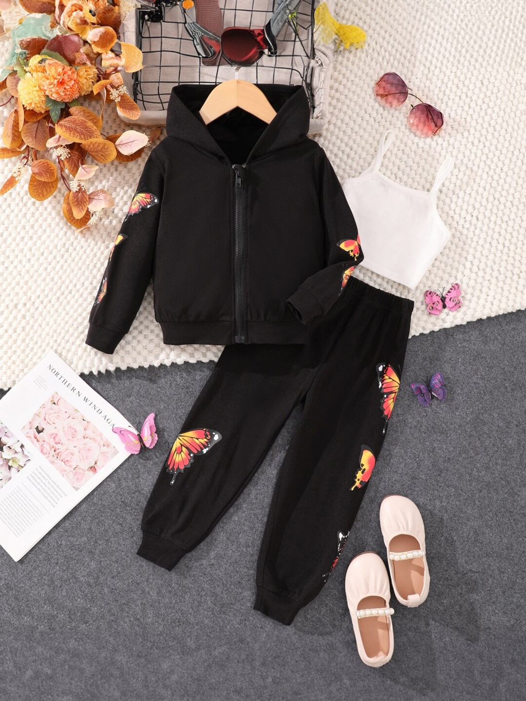 

StyleCast Girls Black Graphic Printed Hooded Tracksuit