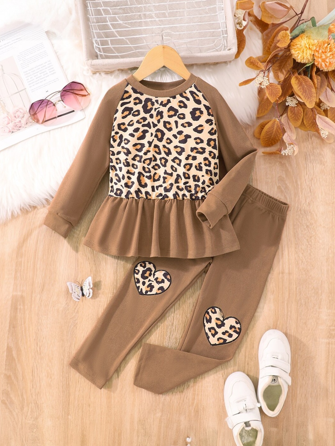 

StyleCast Girls Brown Printed Top with Trousers