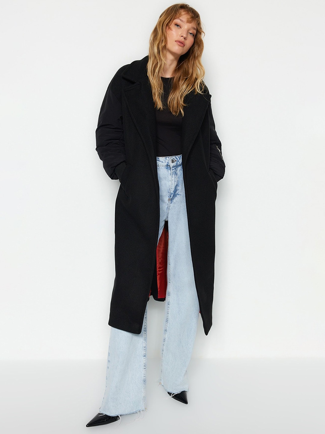 

Trendyol Single-Breasted Notched Lapel Overcoat, Black