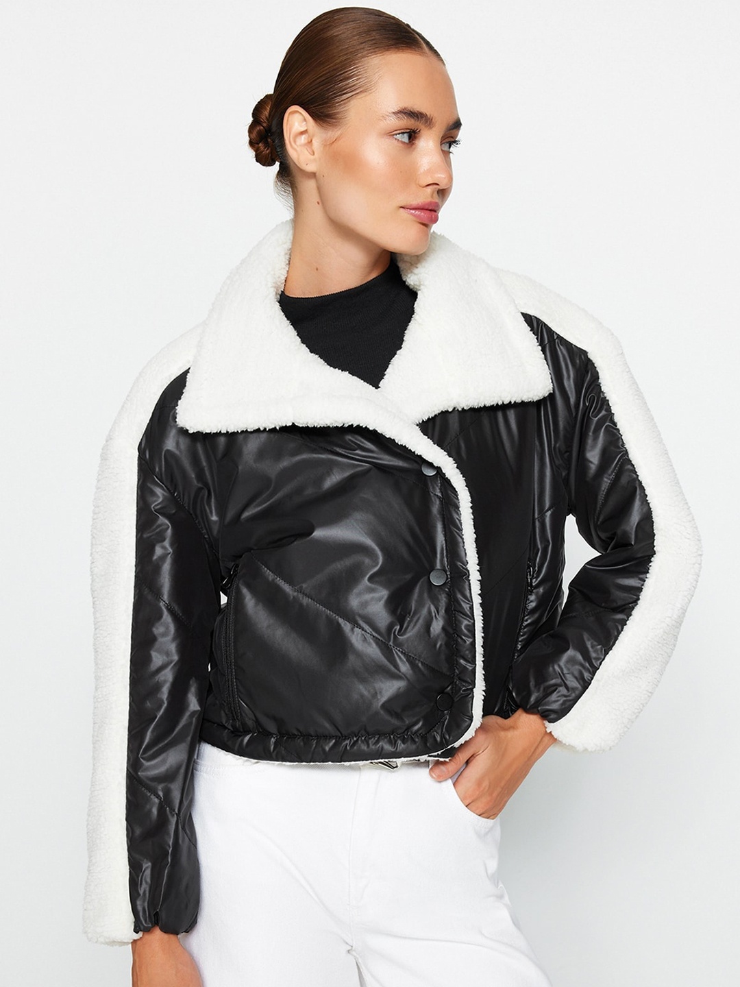 

Trendyol Spread Collar Quilted Jacket Jacket, Black