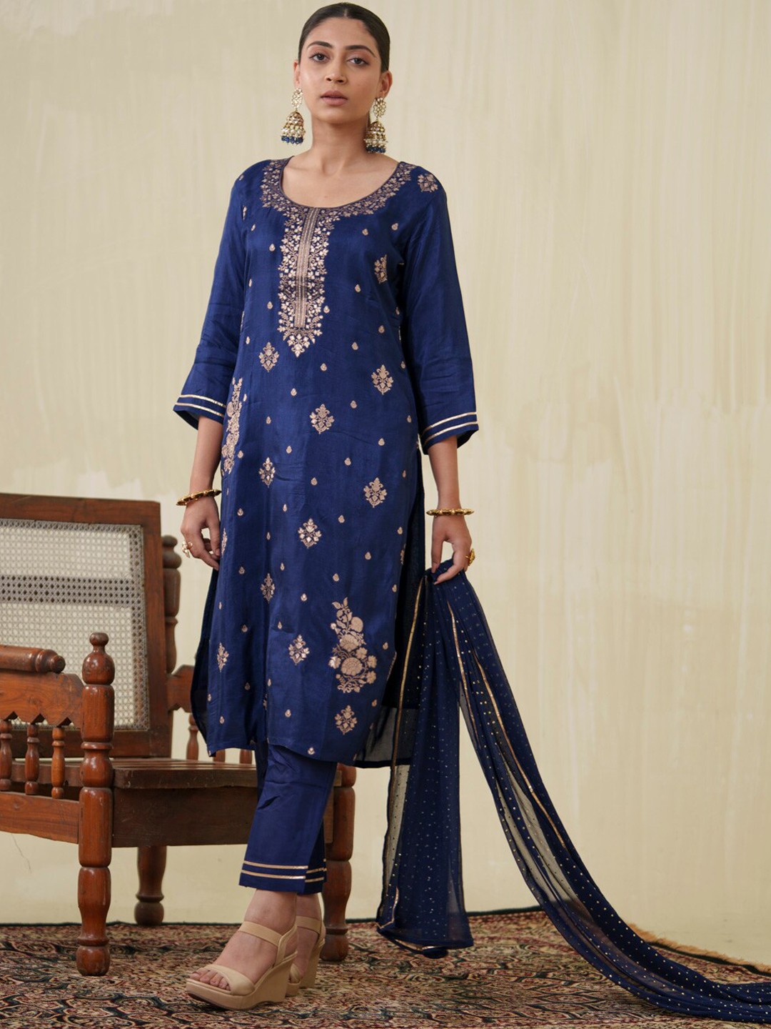 

House of Pataudi Ethnic Motifs Printed Straight Kurta With Trouser & Dupatta, Navy blue