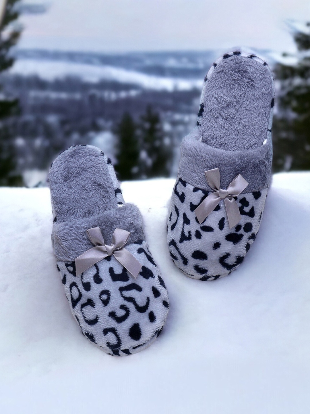 

Pampy Angel Women Animal Printed Bow Detail Winter Warm Fur Room Slippers, Grey