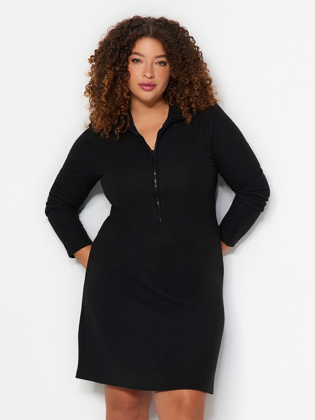 

Trendyol Plus Size V-Neck Sheath Dress, Black