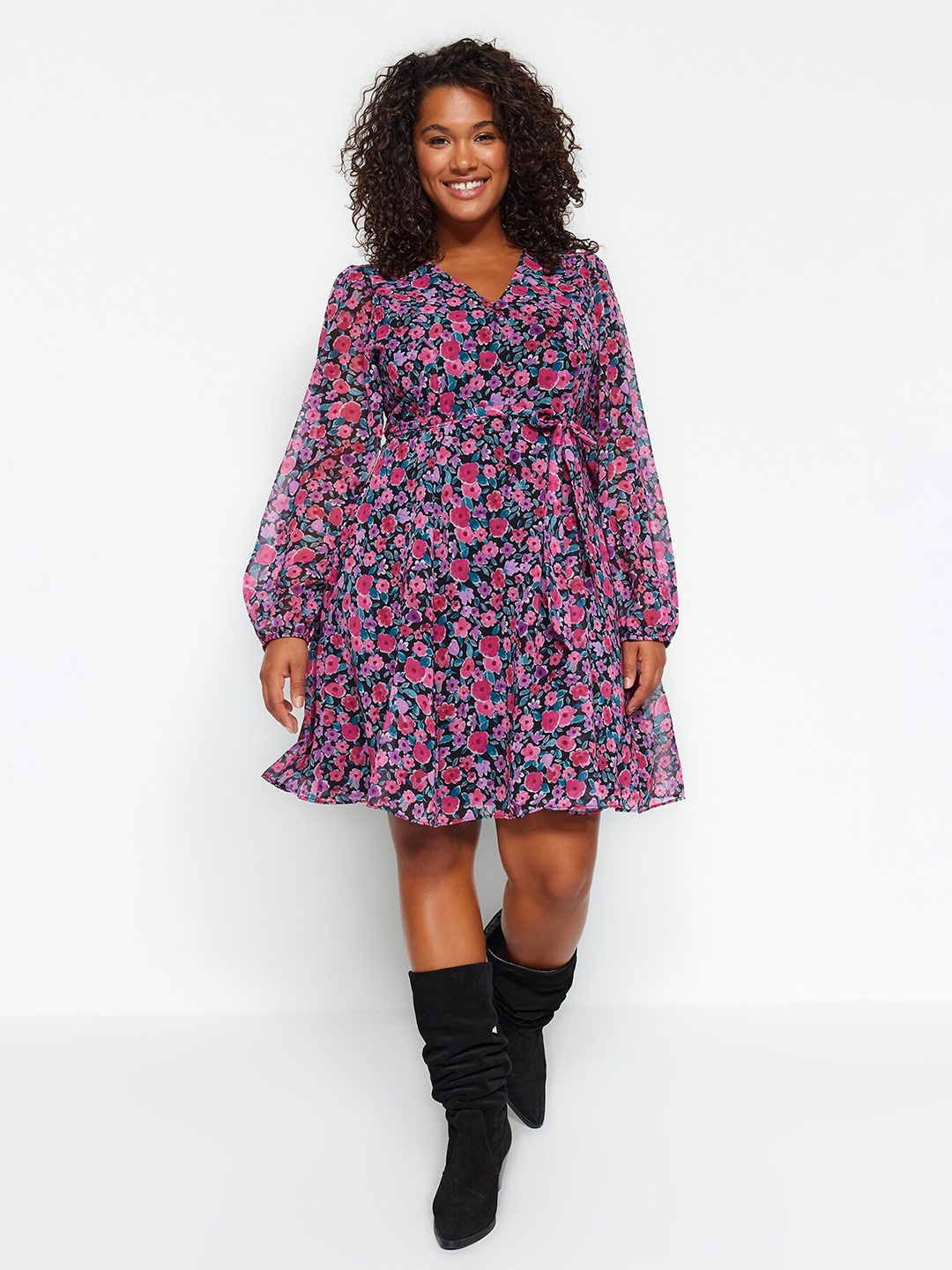 

Trendyol Plus Size Floral Printed V-Neck Puff Sleeves A-Line Dress, Pink