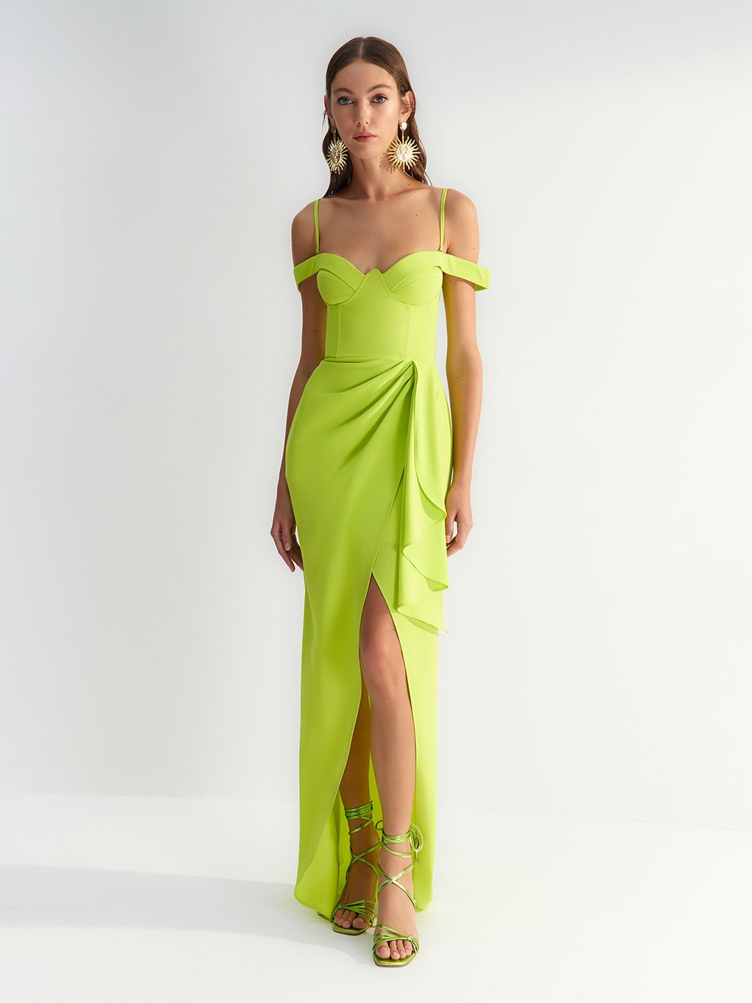 

Trendyol Cold-Shoulder Sleeves Maxi Dress, Lime green