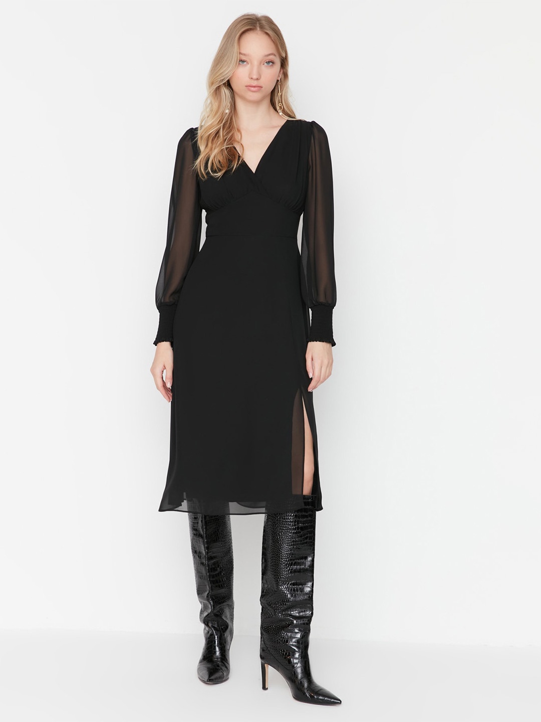 

Trendyol V-Neck Puff Sleeves A-Line Dress, Black