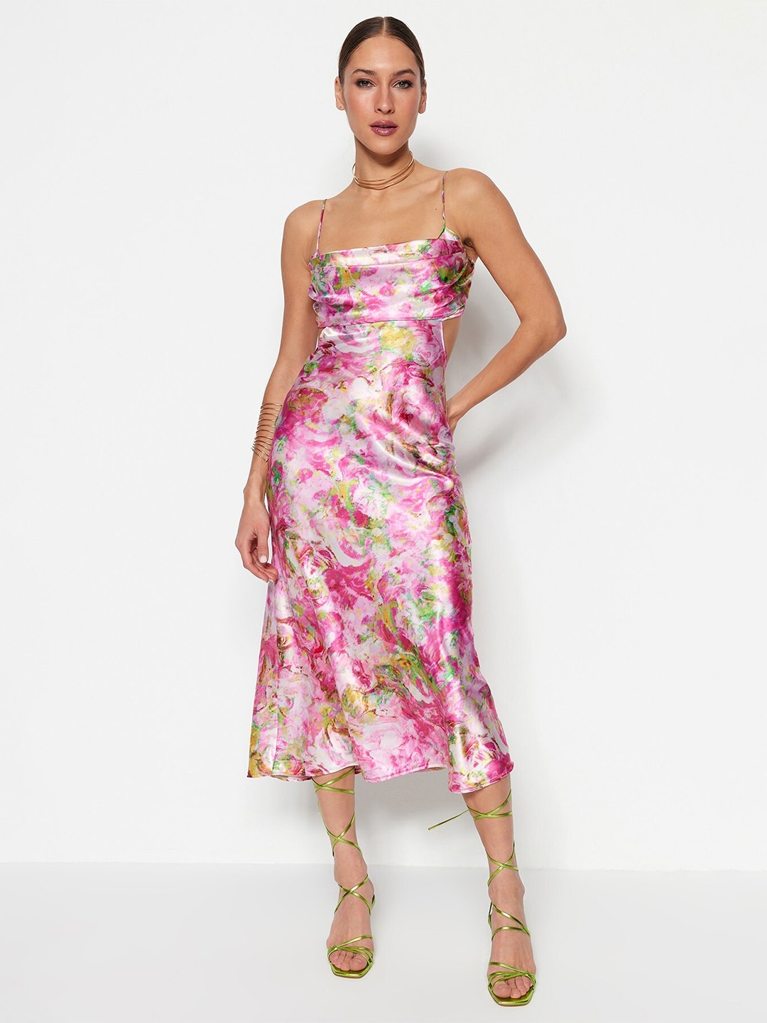 

Trendyol Floral Printed Shoulder Strap Cut-Outs Sheath Dress, Pink