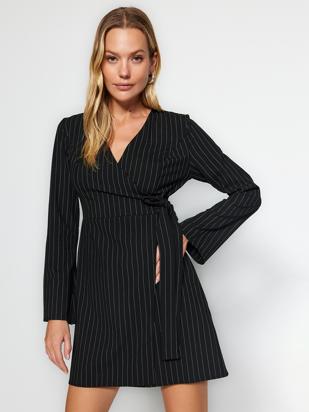 

Trendyol Striped V-Neck Long Sleeves Tie-Ups A-Line Mini Dress, Black