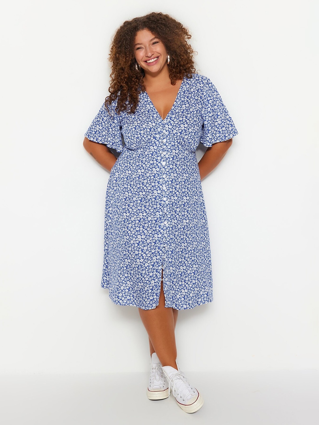 

Trendyol Plus Size Floral Printed V-Neck Flared Sleeves Fit & Flare Midi Dress, Blue