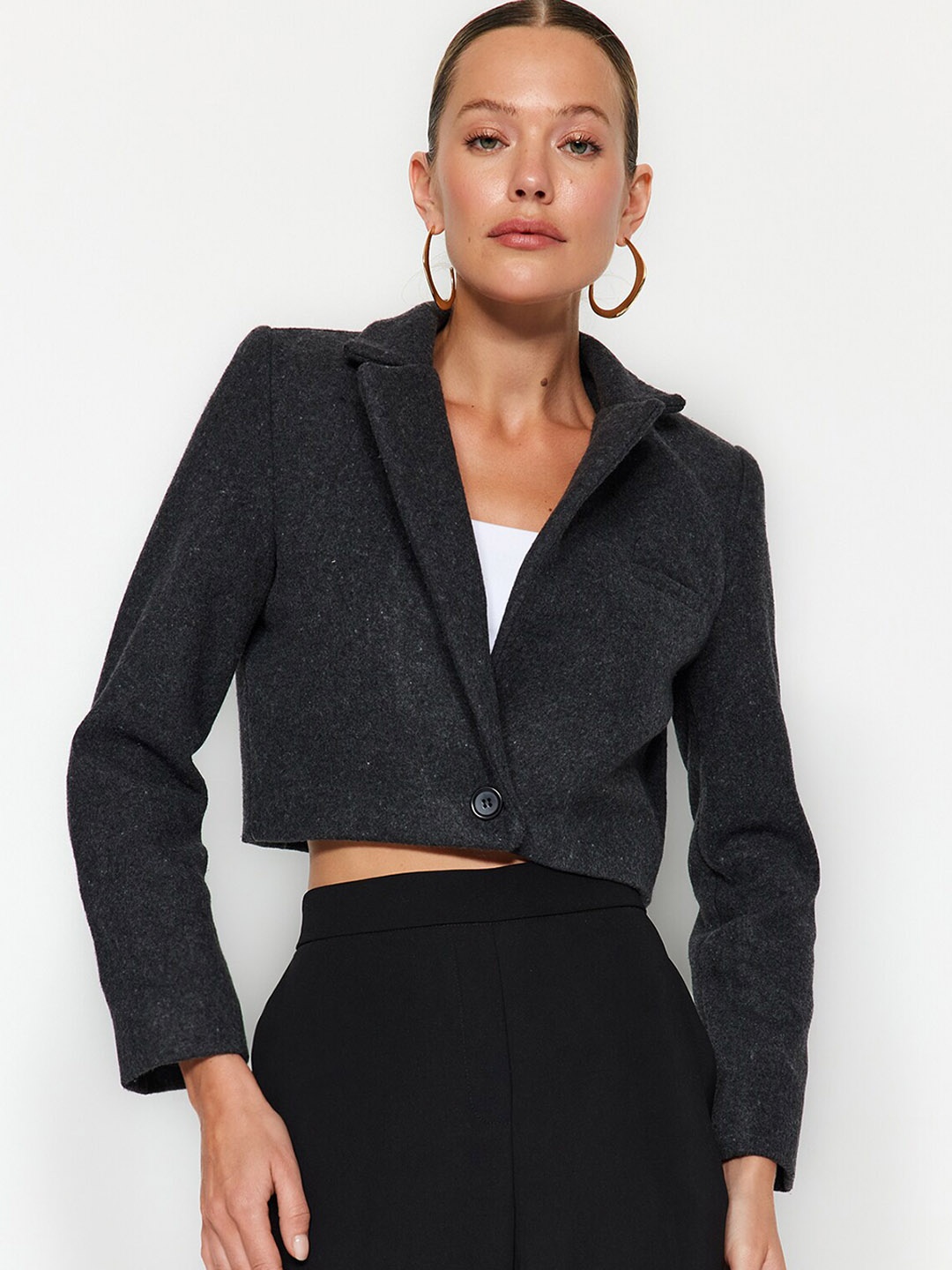 

Trendyol Acrylic Crop Tailored Jacket, Black