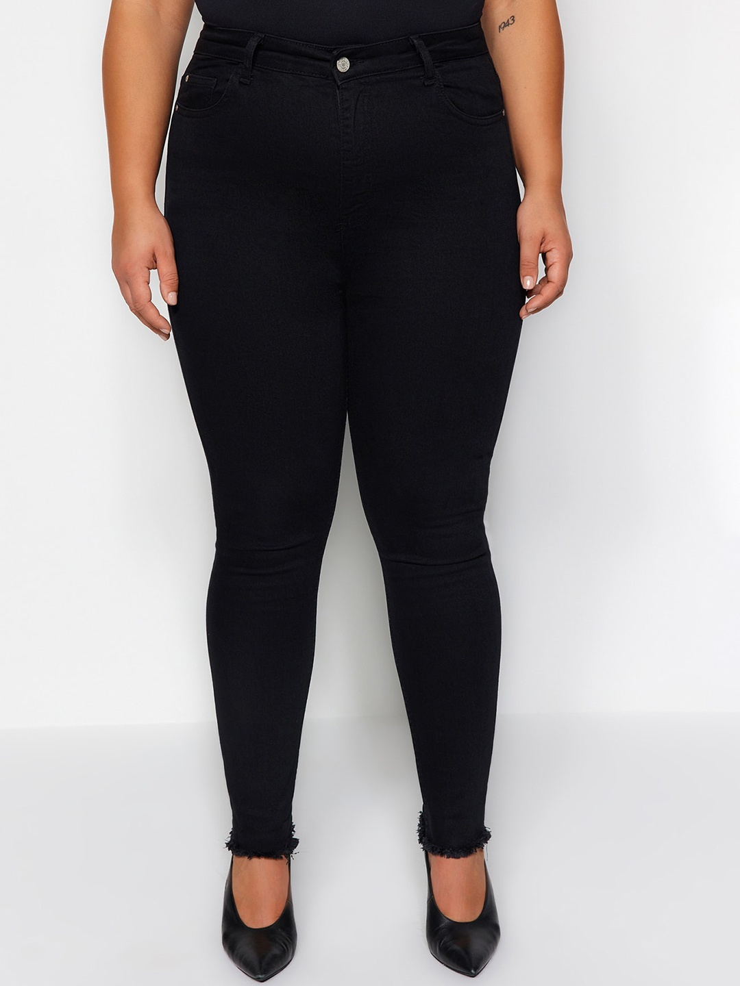 

Trendyol Women Mid Rise Clean Look Stretchable Jeans, Black