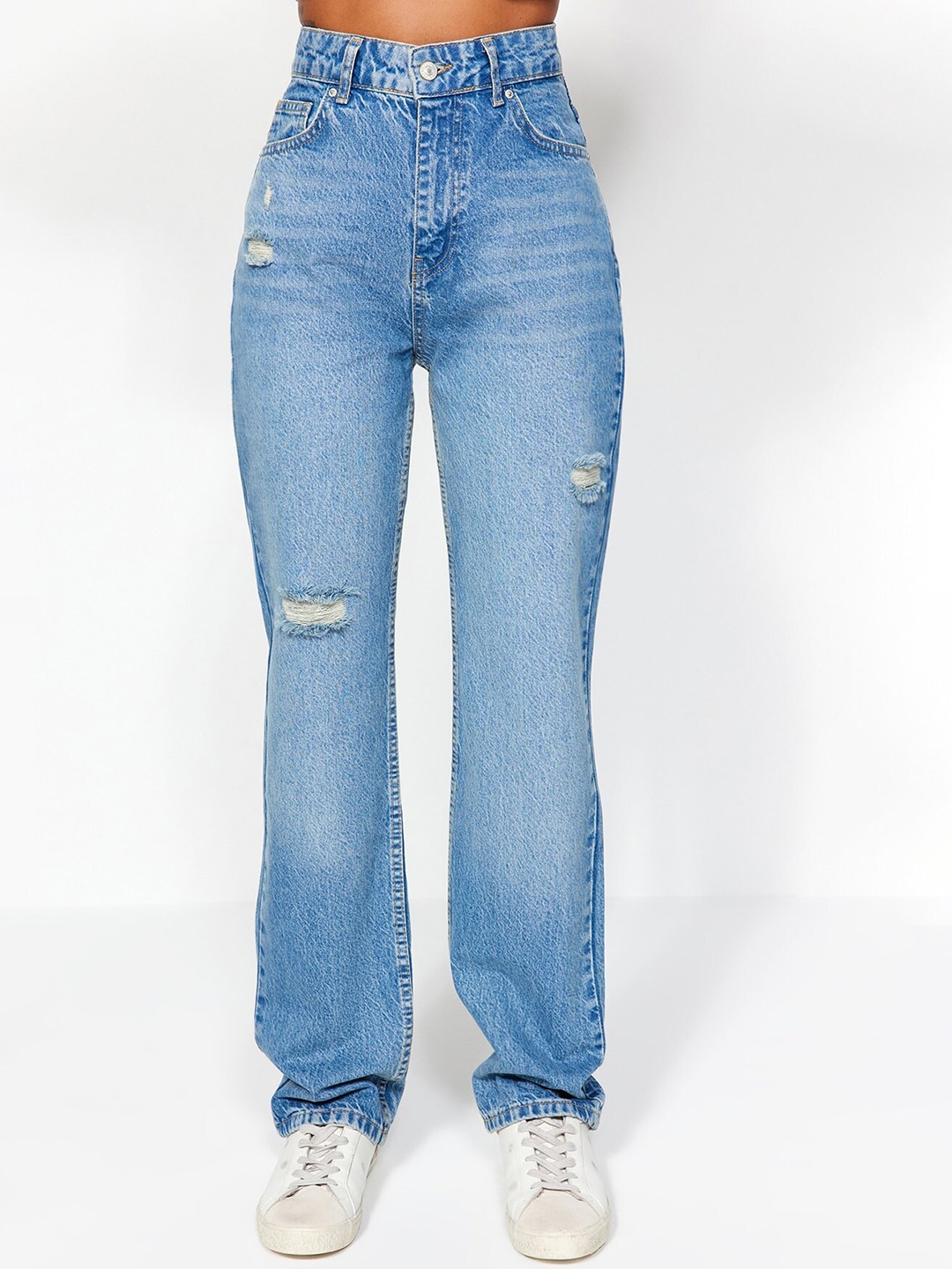 

Trendyol Women Mildly Distressed Light Fade Pure Cotton Jeans, Blue