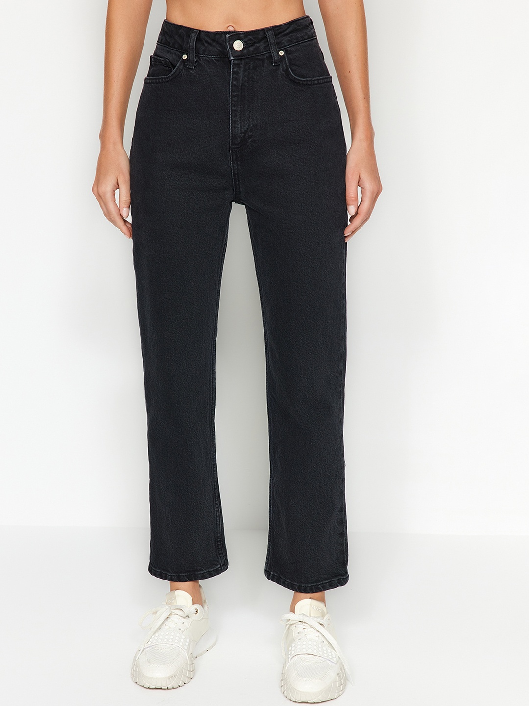 

Trendyol Women Regular Fit Stretchable Jeans, Black