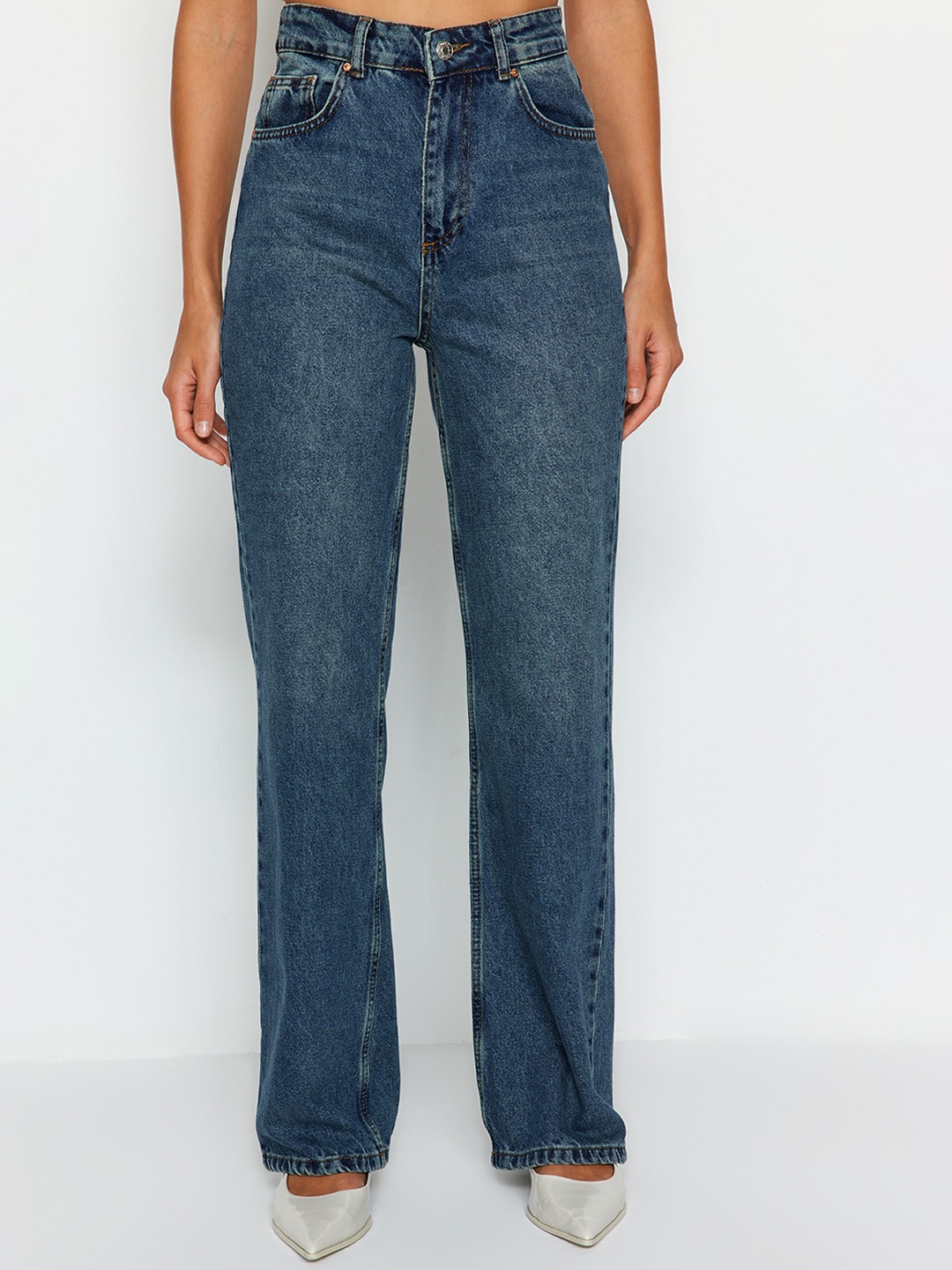 

Trendyol Women Straight Fit Light Fade Pure Cotton Jeans, Blue