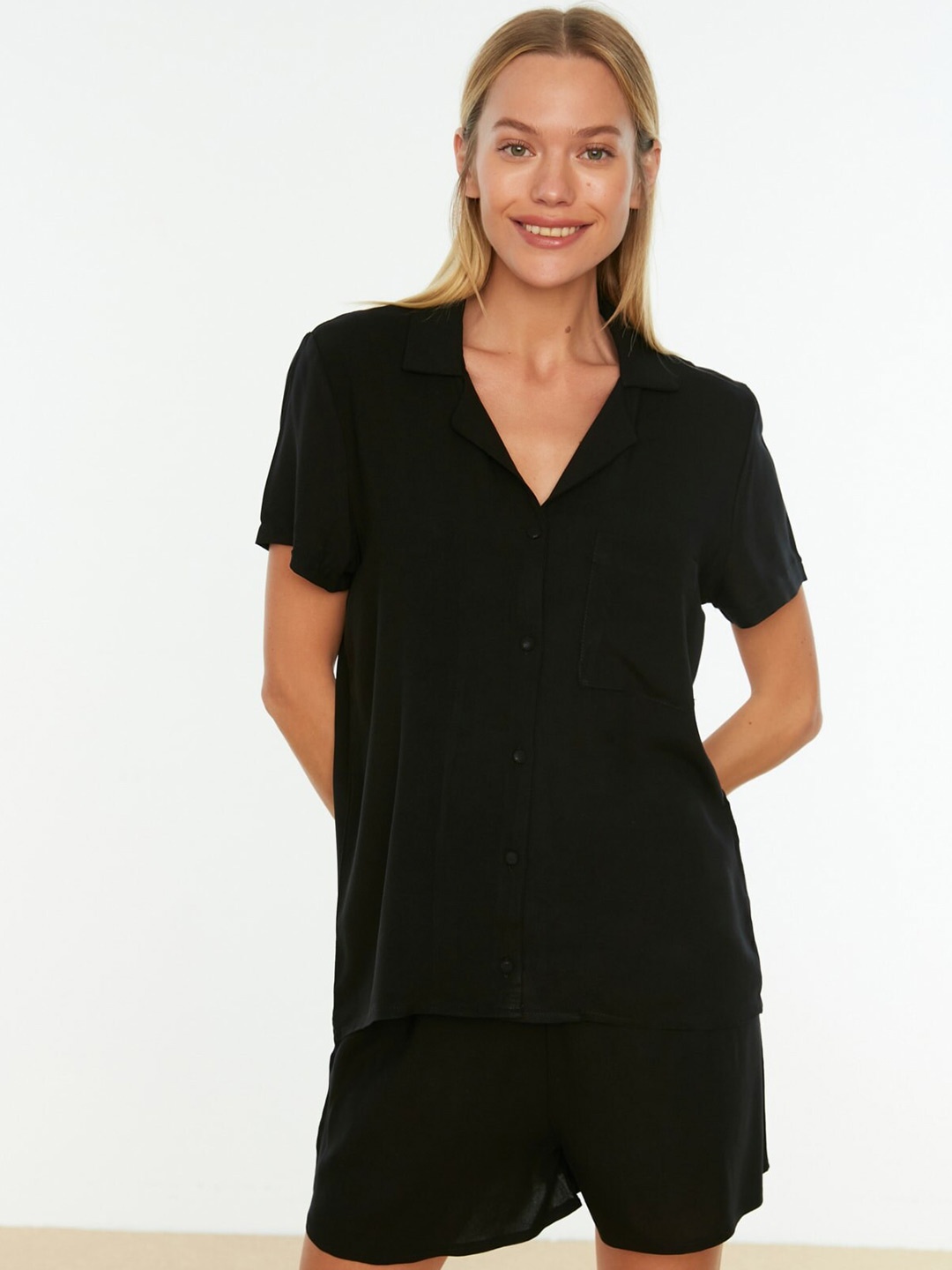 

Trendyol V-Neck Night suit, Black