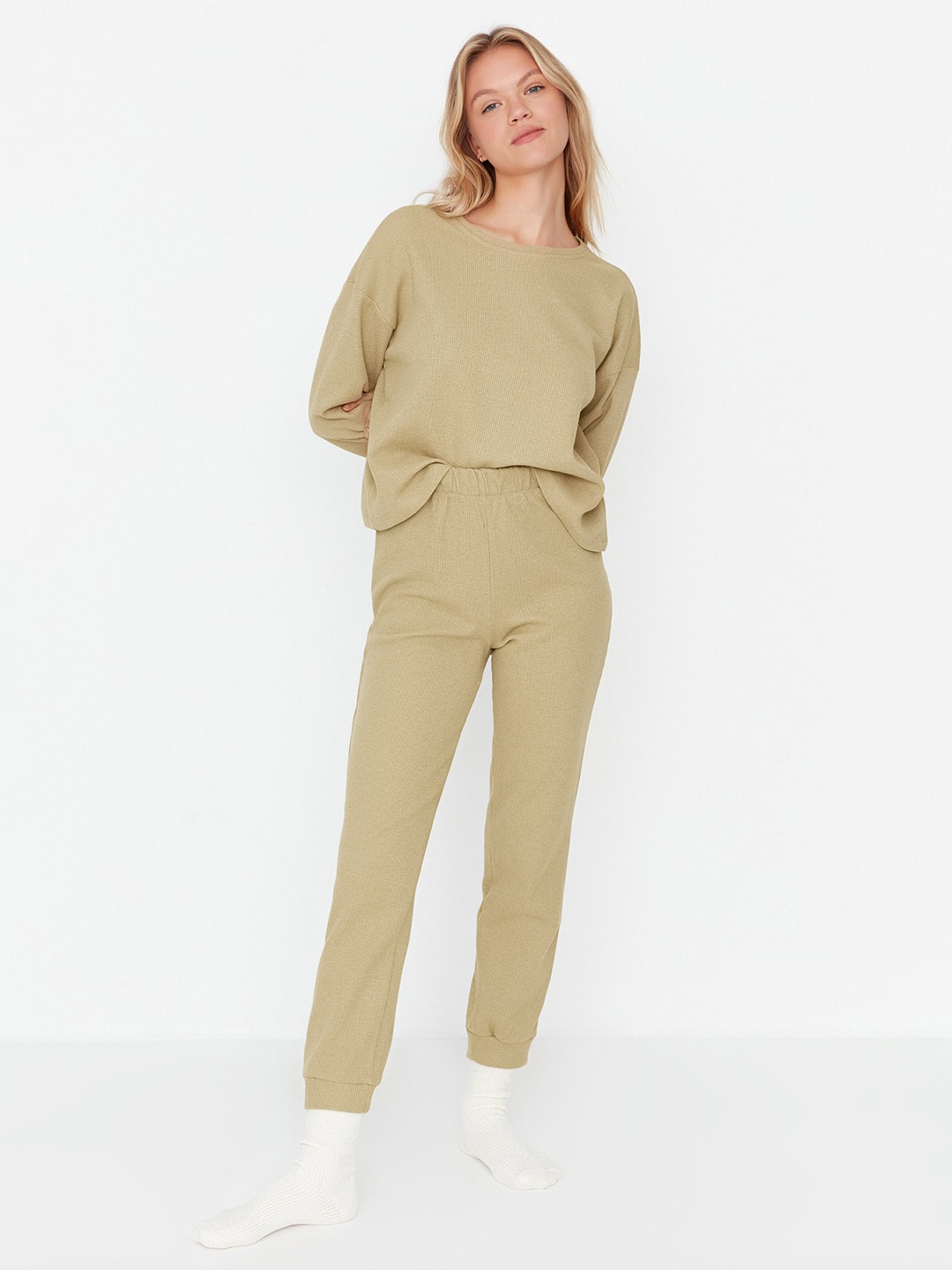 

Trendyol Round Neck Long Sleeves Night Suit, Beige