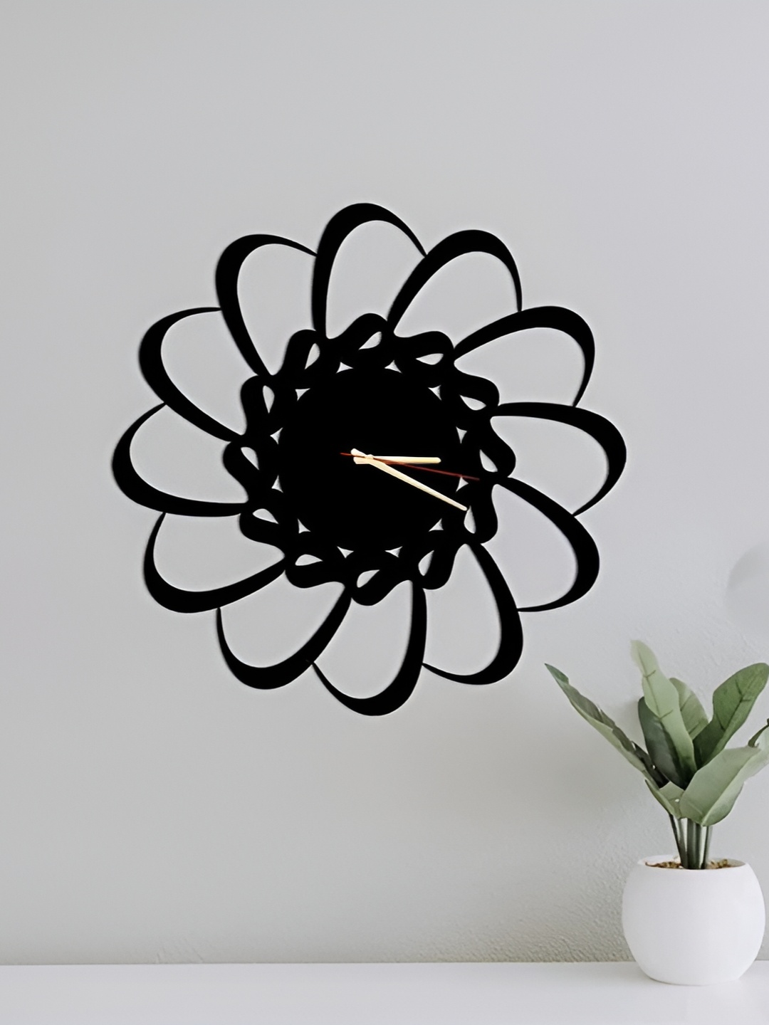 

WALLCENTRE Black Solid Round Contemporary Wall Clock