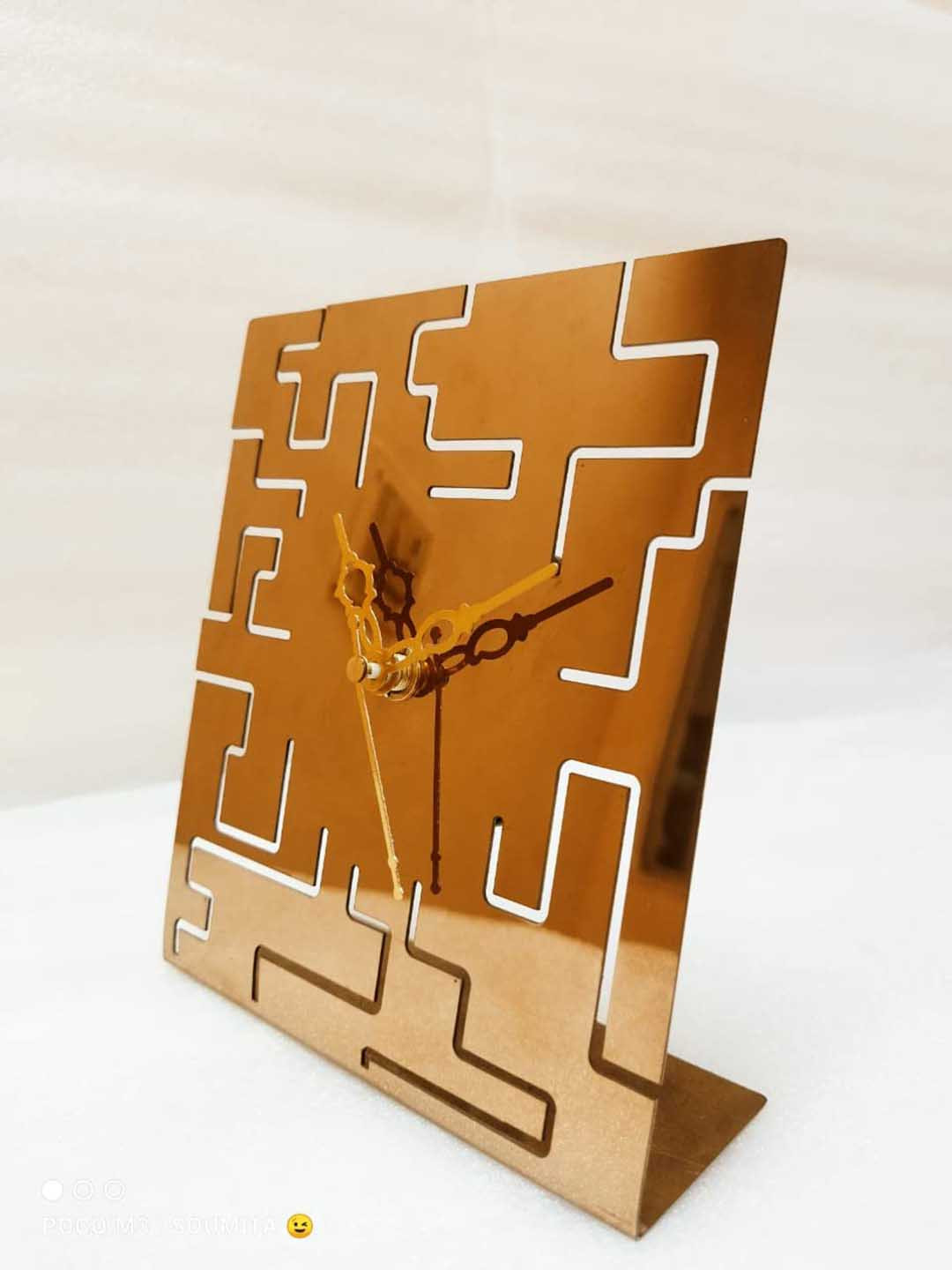 

WALLCENTRE Gold Toned Solid Rectangle Contemporary Table Clock