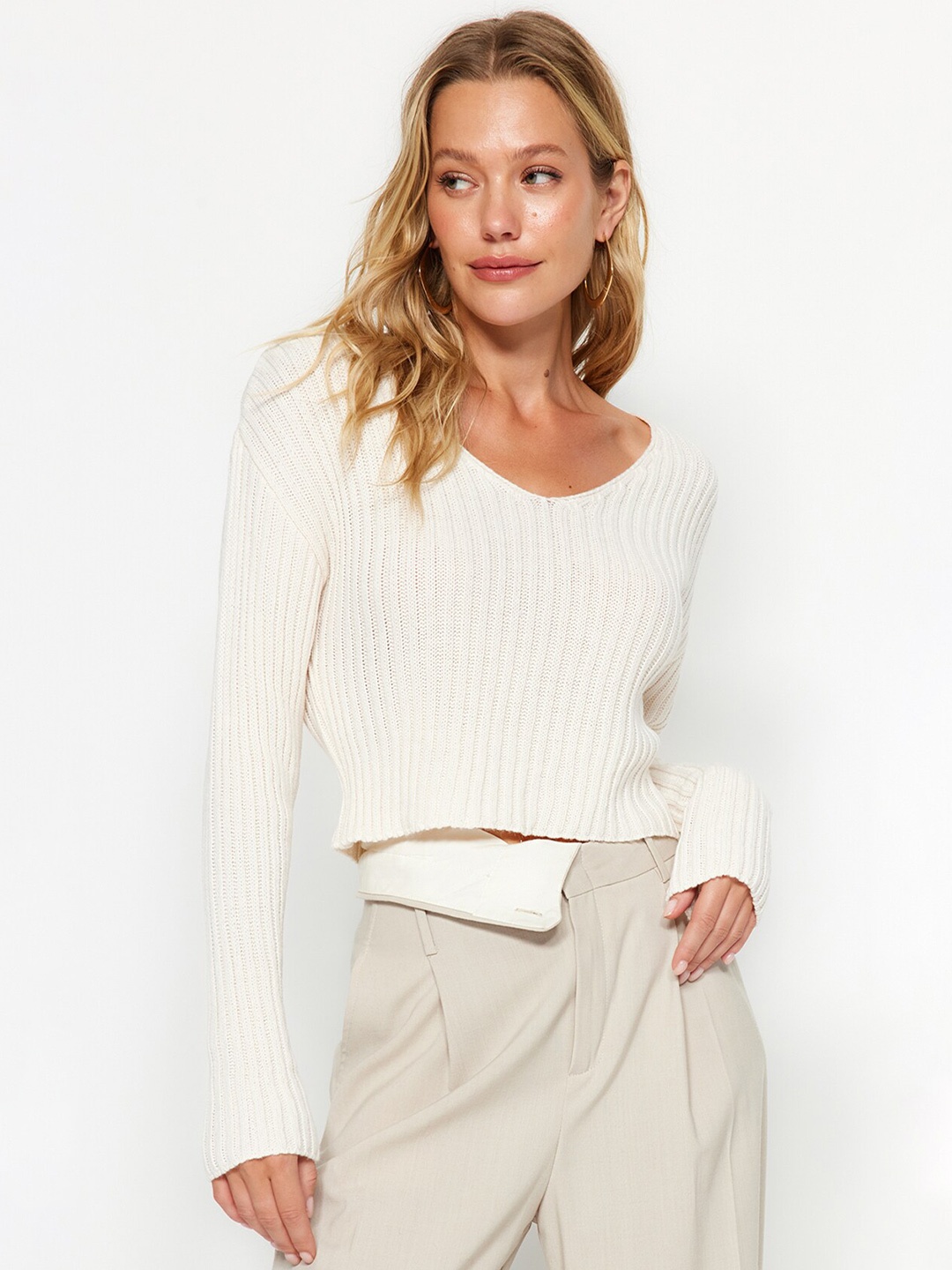 

Trendyol Ribbed V-Neck Pure Acrylic Crop Pullover, Off white