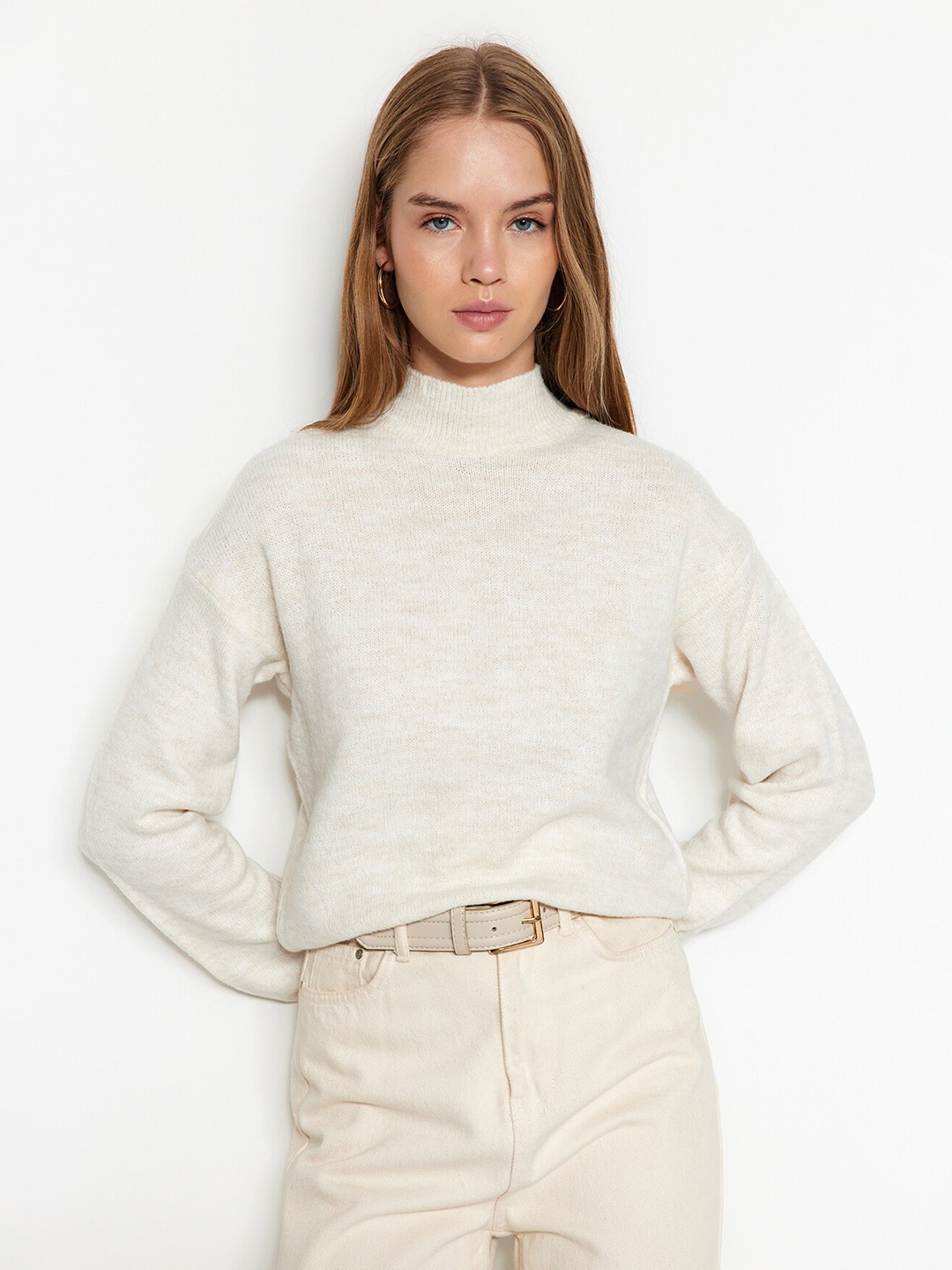 

Trendyol Turtle Neck Acrylic Crop Pullover Sweater, White