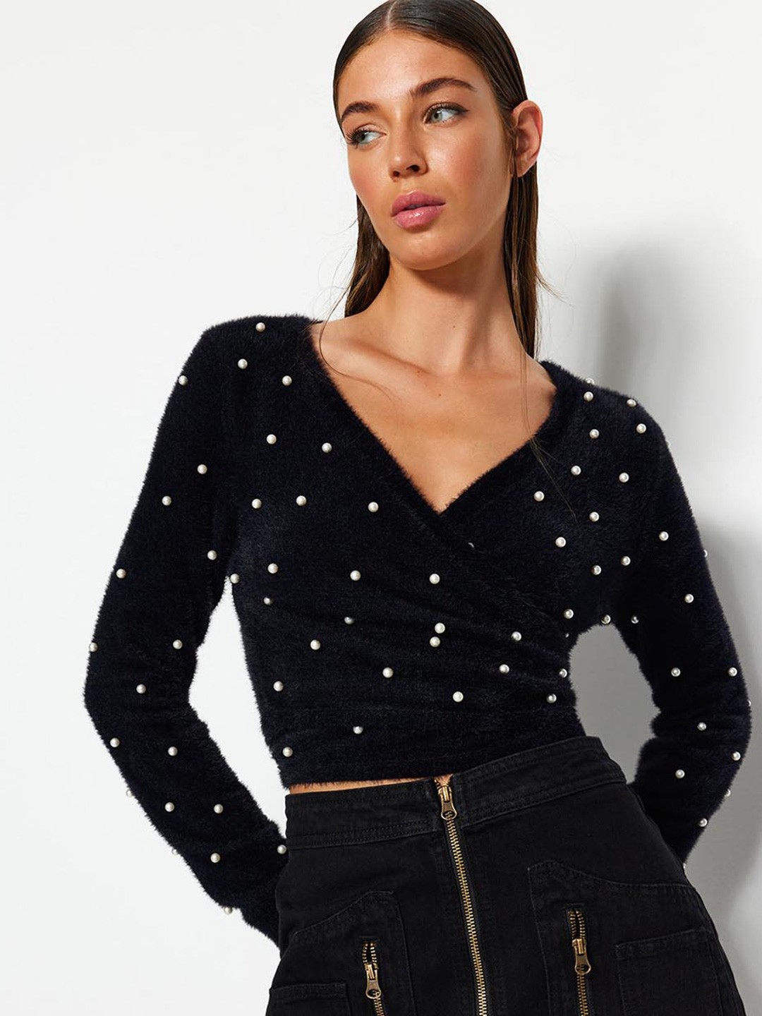 

Trendyol V-Neck Long Sleeves Tie Up Embellished Cardigan Sweater, Black