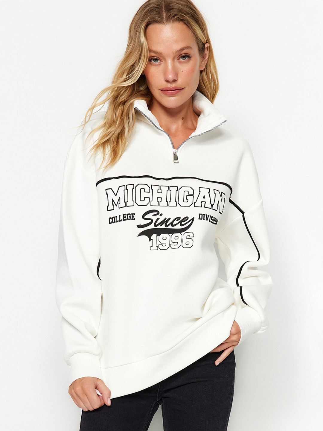 

Trendyol Typography Printed Sweatshirt, White