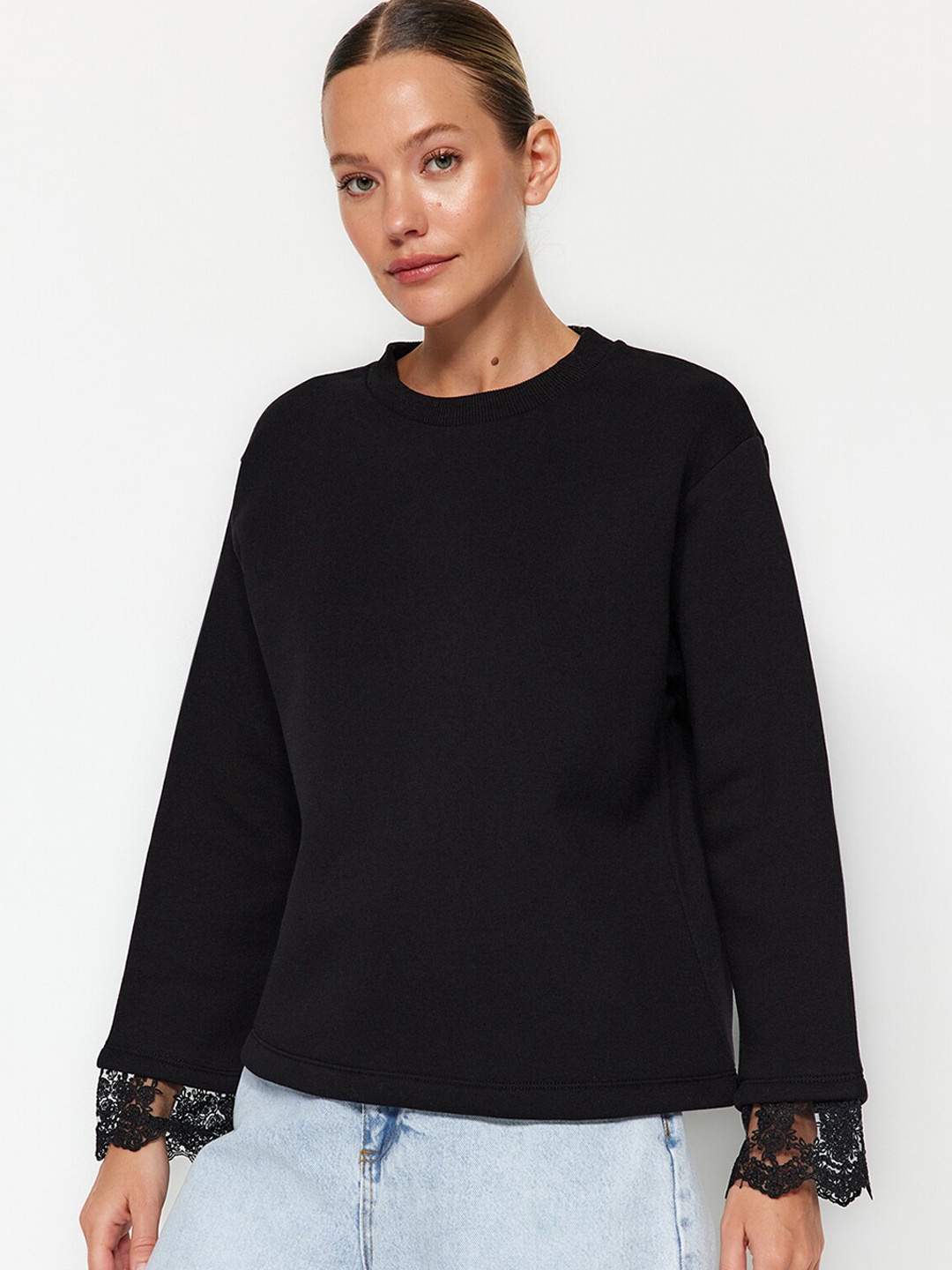 

Trendyol Round Neck Lace Trim Pullover Sweatshirt, Black