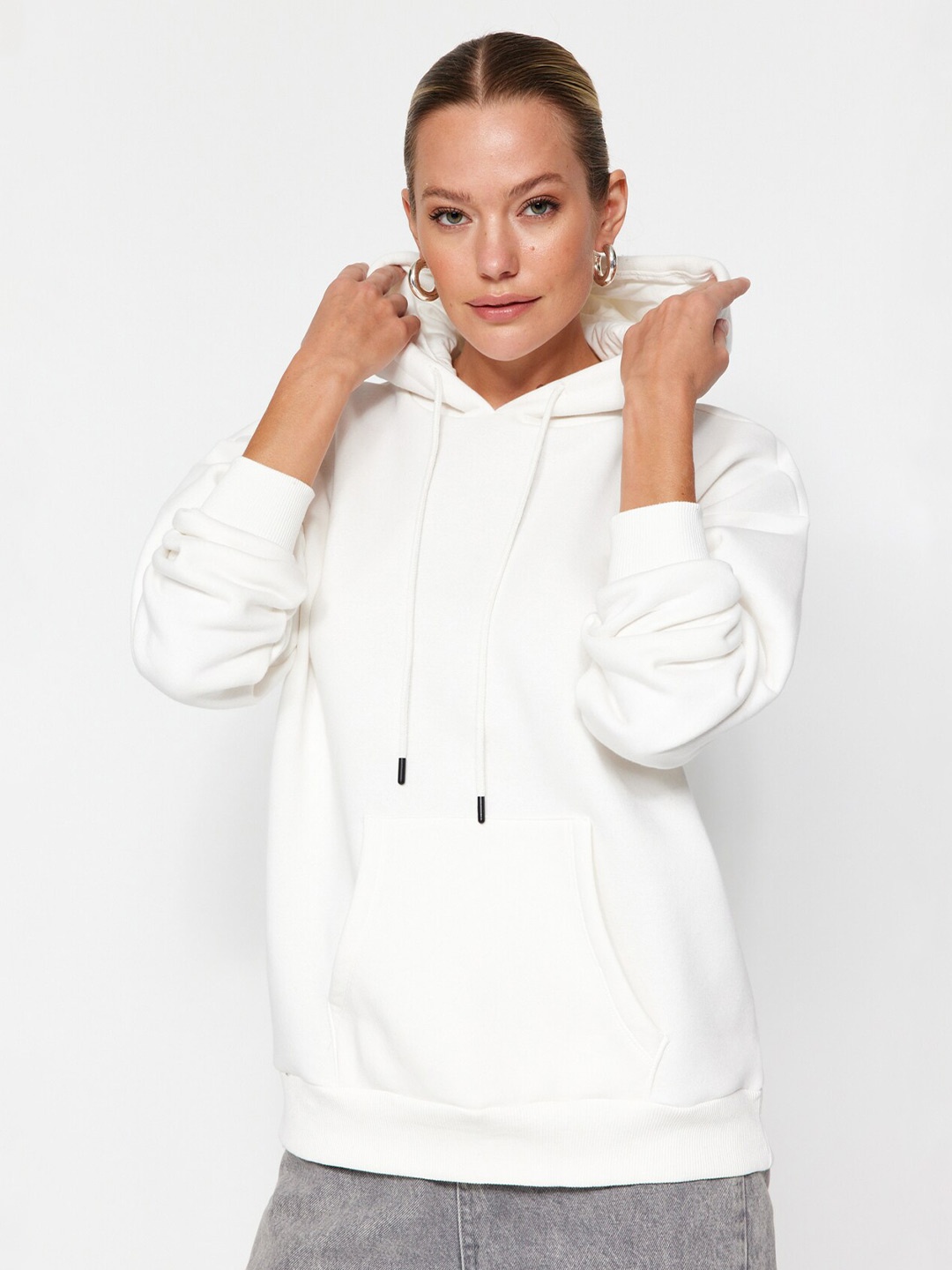 

Trendyol Hooded Long Sleeves Sweatshirt, White