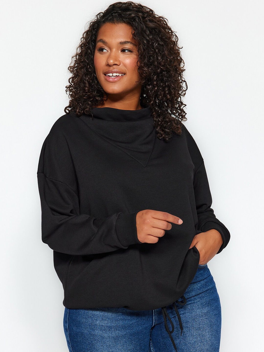 

Trendyol Asymmetric Neck Pullover Sweatshirt, Black