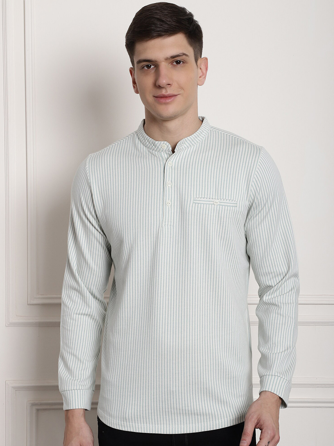

CONFIDENCE Striped Mandarin Collar Short Kurta, Green
