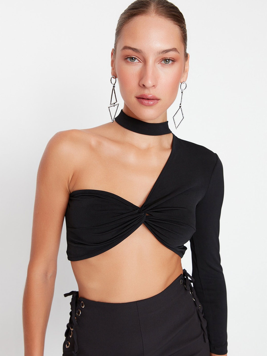 

Trendyol One Shoulder Twisted Detail Fitted Crop Top, Black