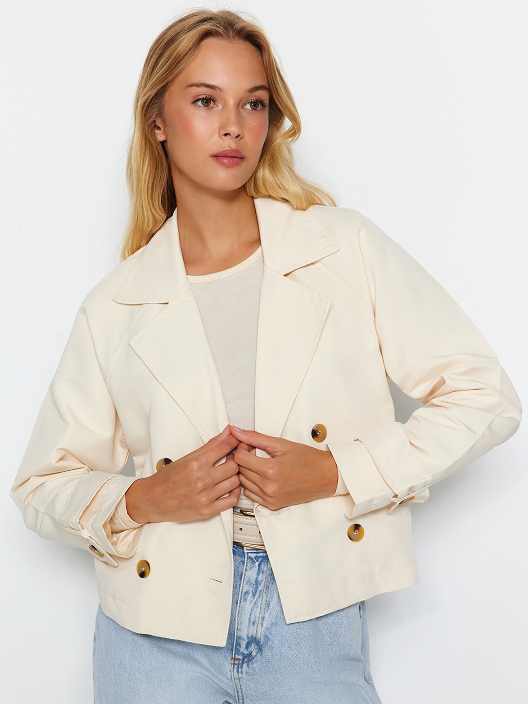 

Trendyol Notched Lapel Collar Double Breasted Overcoat, White