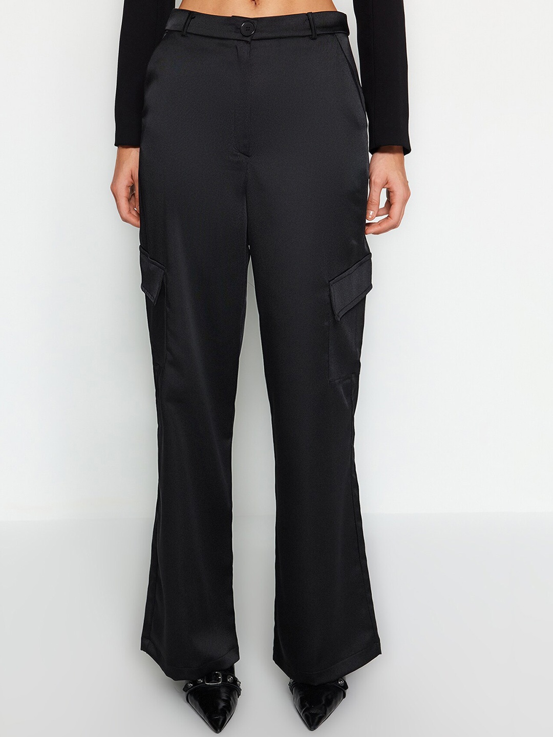 

Trendyol Women Mid-Rise Woven Trousers, Black